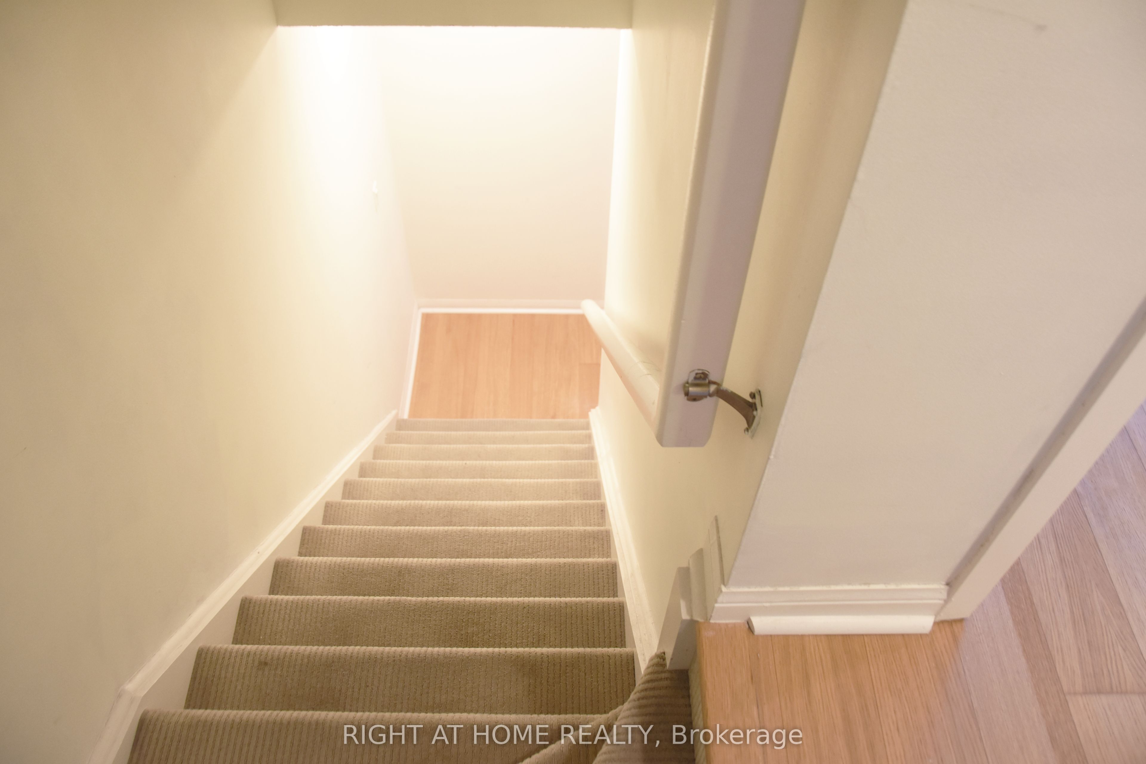 11 St Joseph Street 514, Toronto, ON M4Y 3G4 photo 5
