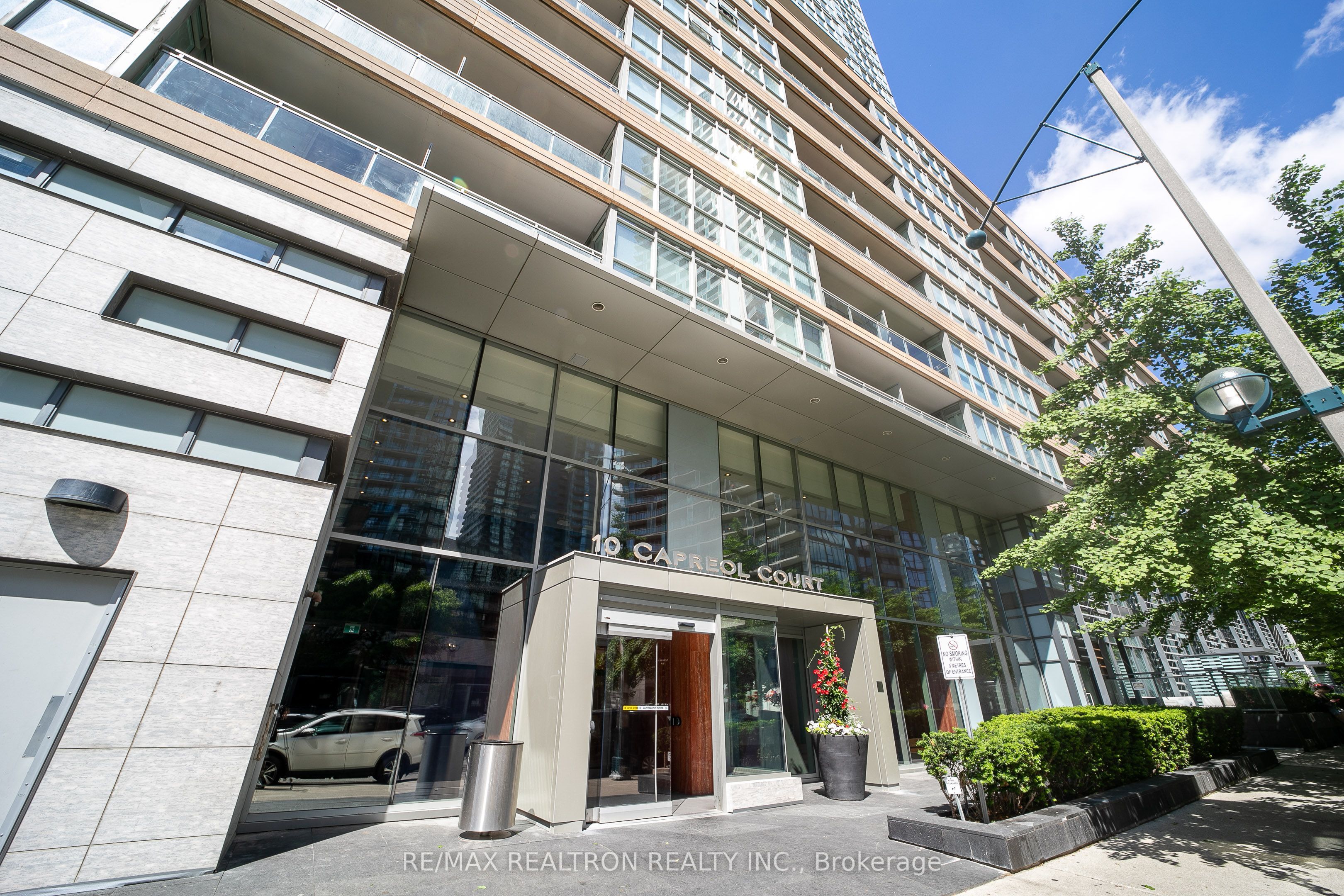 10 Capreol Court 711, Toronto, ON M5V 4B3 photo 3