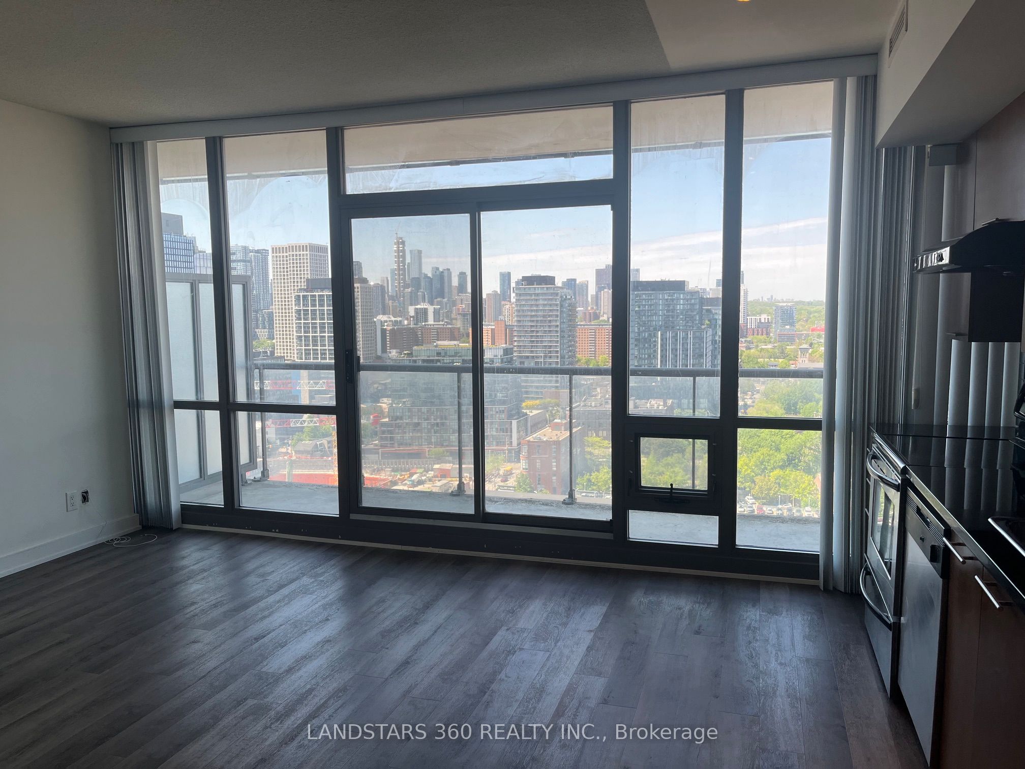 33 Mill Street 2201, Toronto, ON M5A 3R3 photo 5