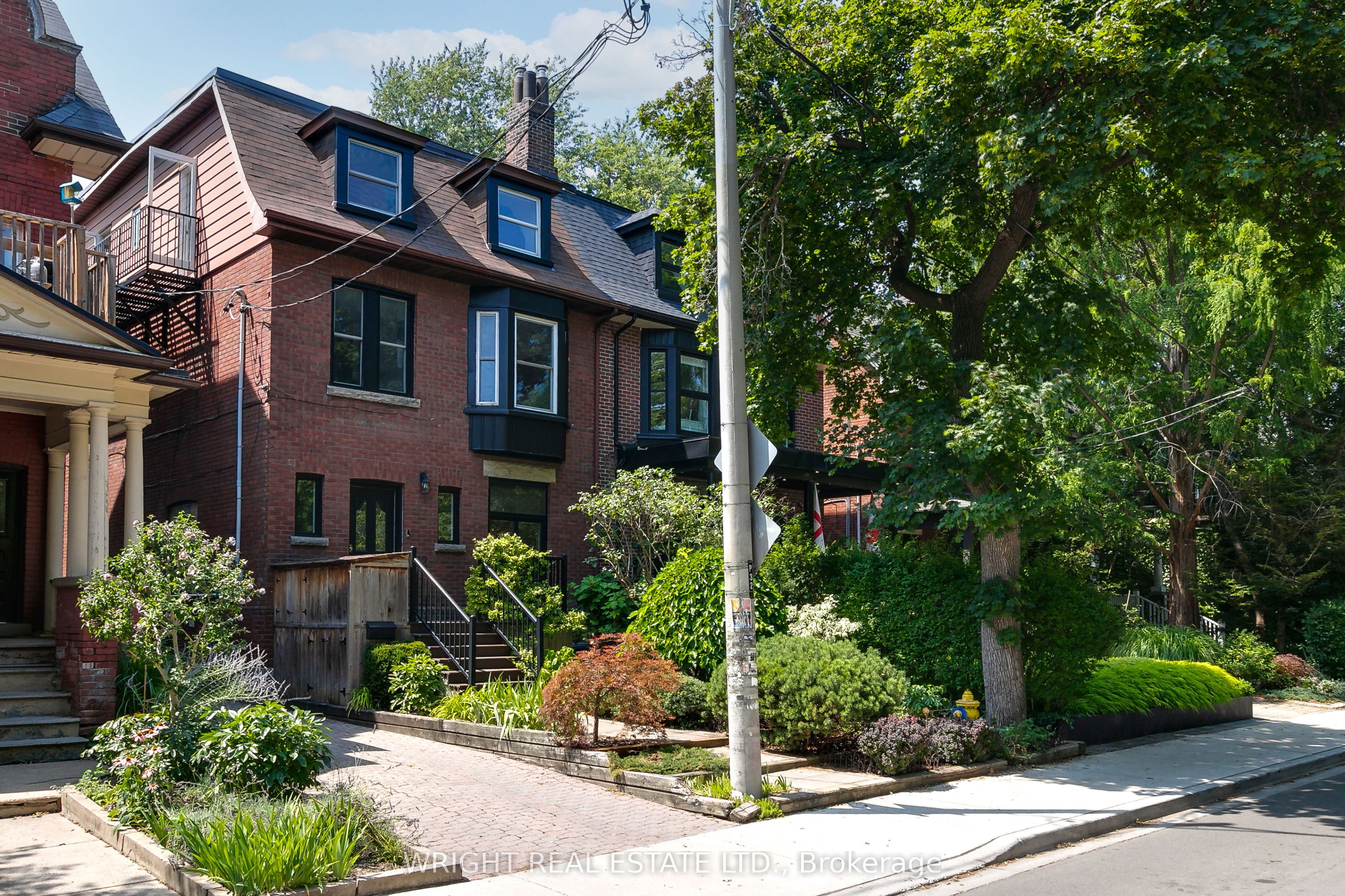 112 Albany Avenue, Toronto, ON M5R 3C4 photo 4