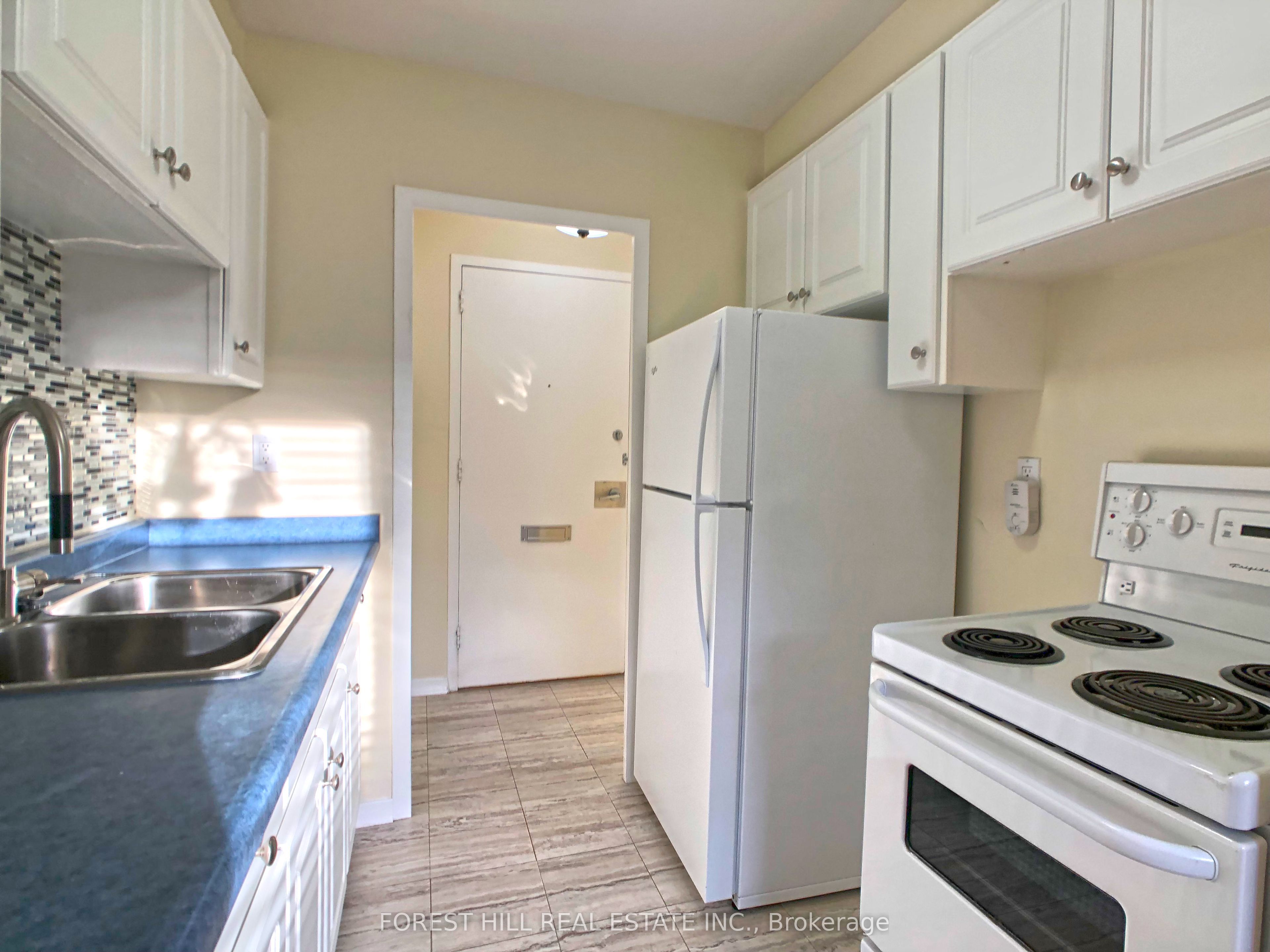335 Lonsdale Road 502, Toronto, ON M5P 1R4 photo 2