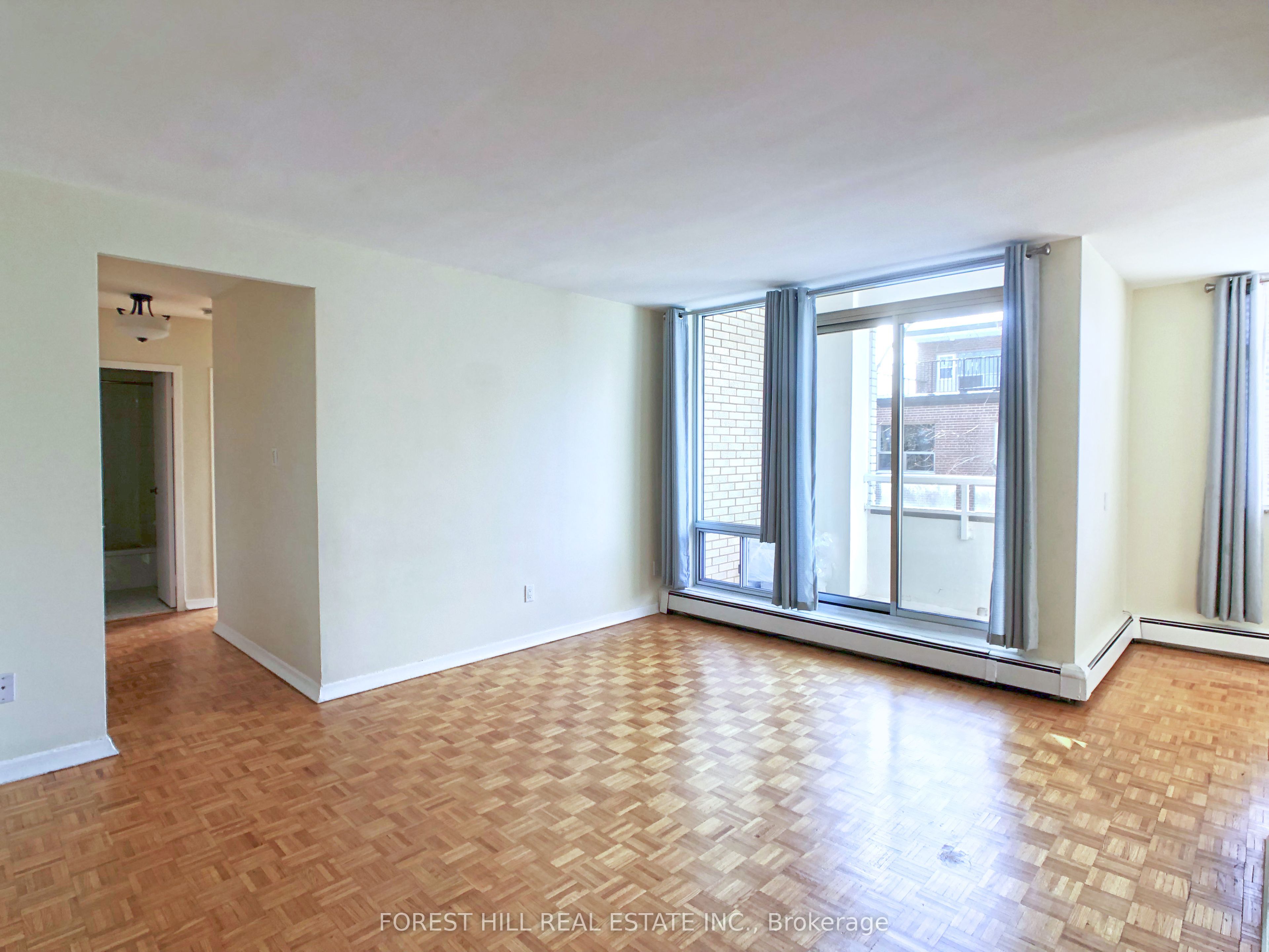 335 Lonsdale Road 502, Toronto, ON M5P 1R4 photo 4