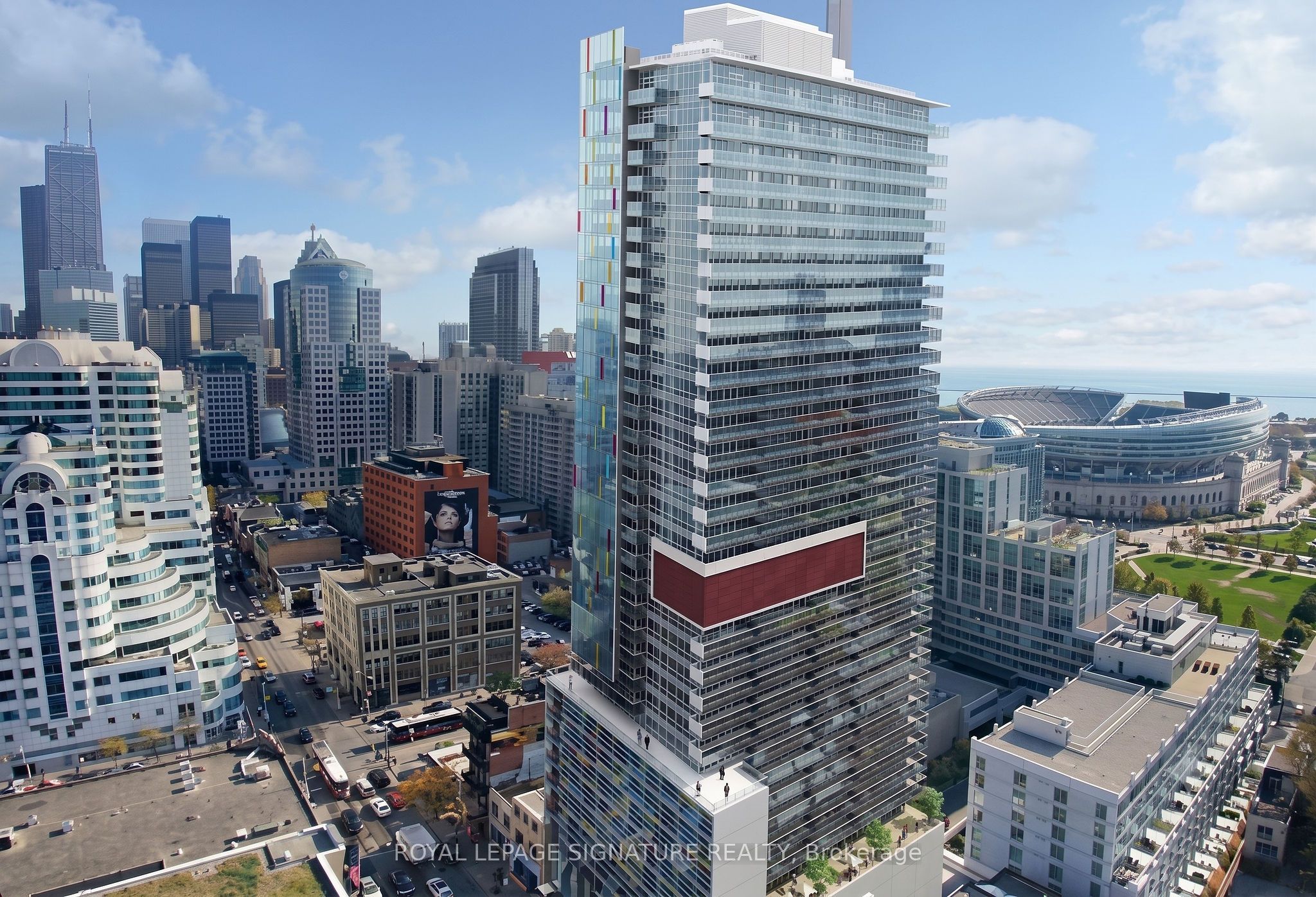 375 King Street 3210, Toronto, ON M5V 1K5
