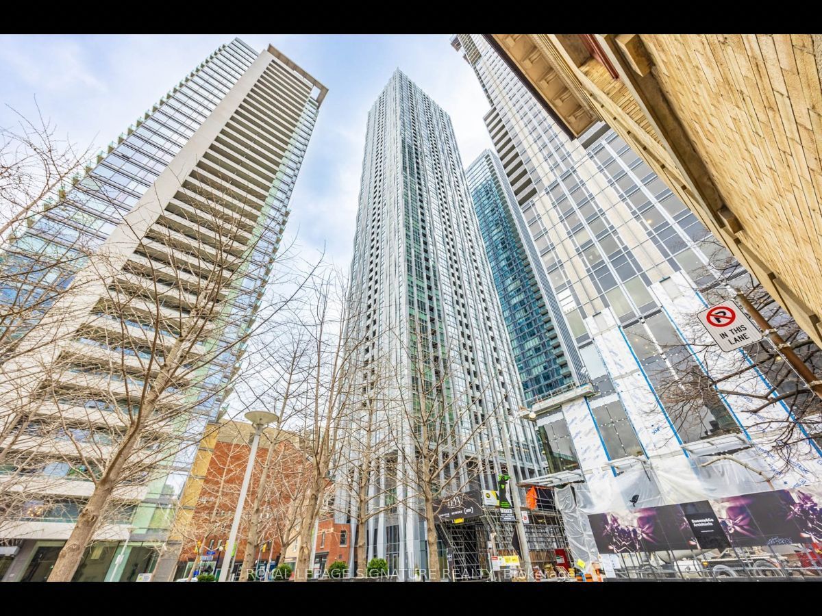 1 Yorkville Avenue 3203, Toronto, ON M4W 0B1