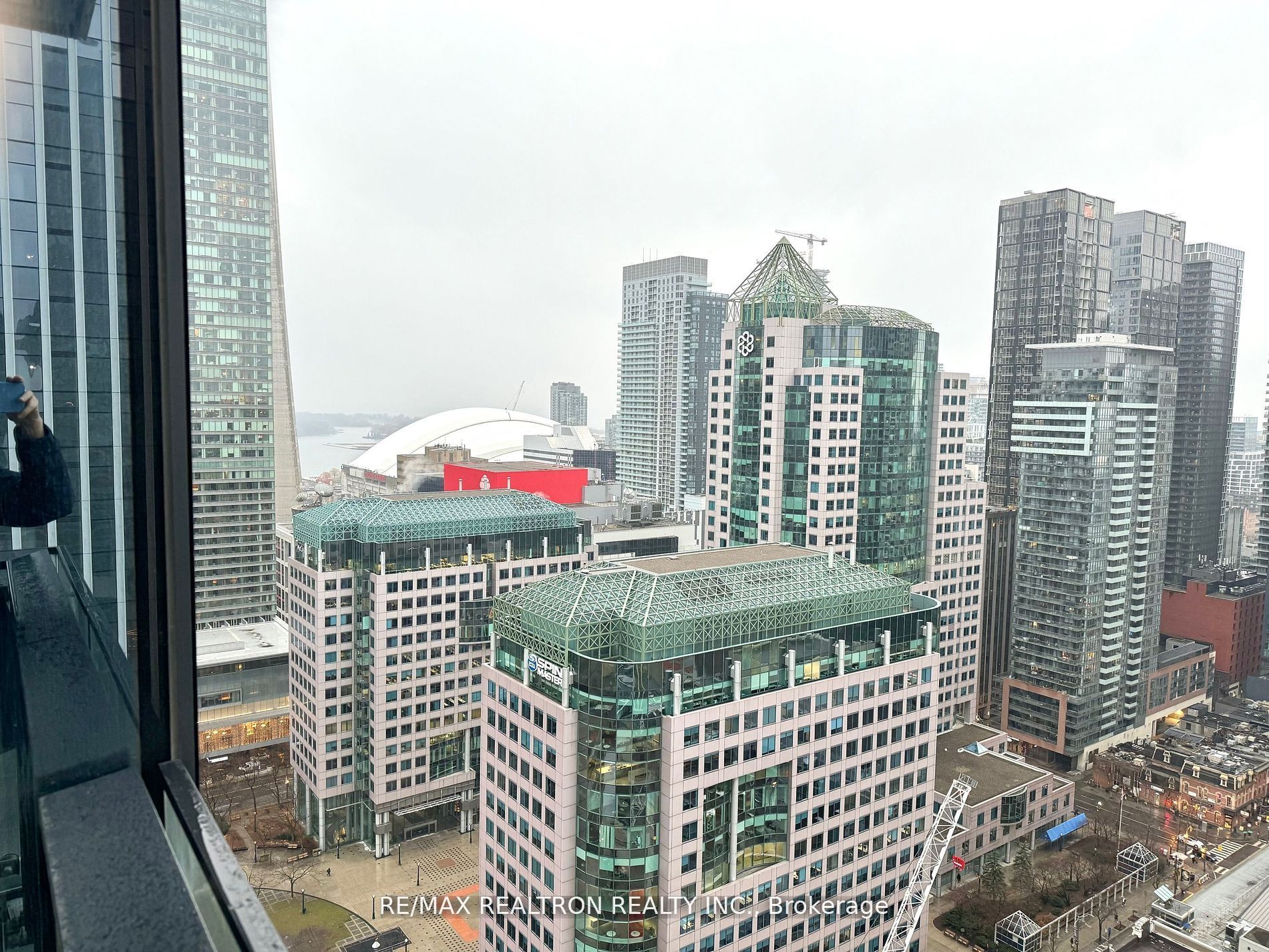 224 King Street W 2901, Toronto, ON M5H 0A6 photo 4