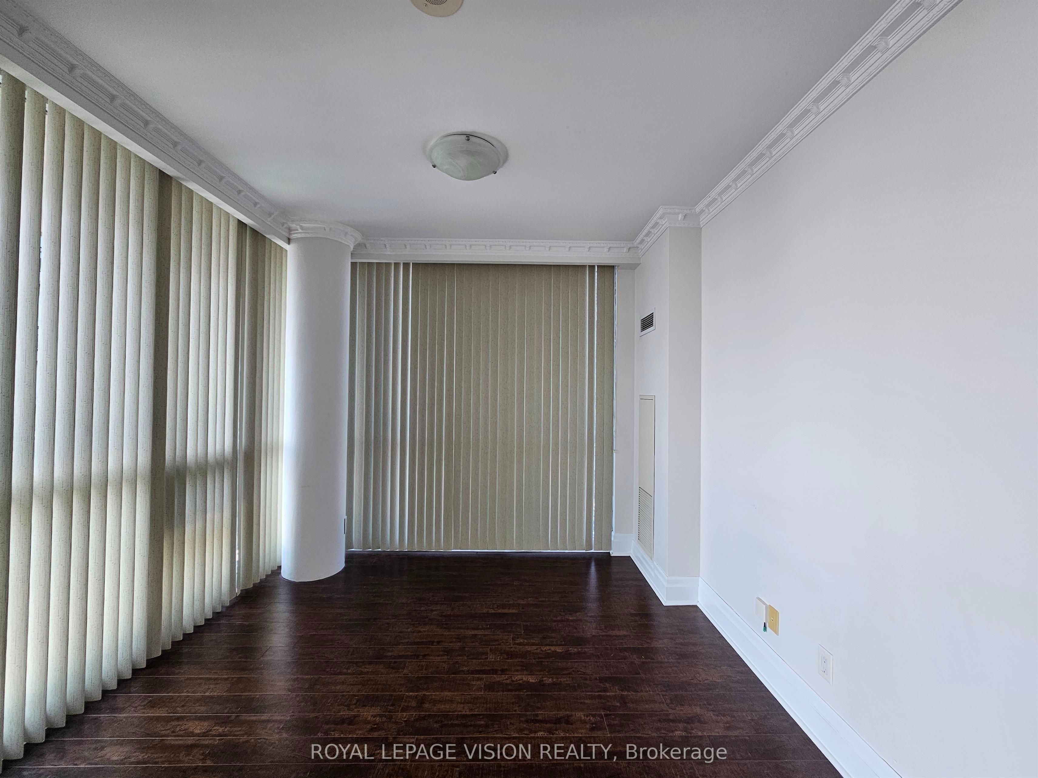 16 Harbour Street 3810, Toronto, ON M5J 2Z7 photo 4
