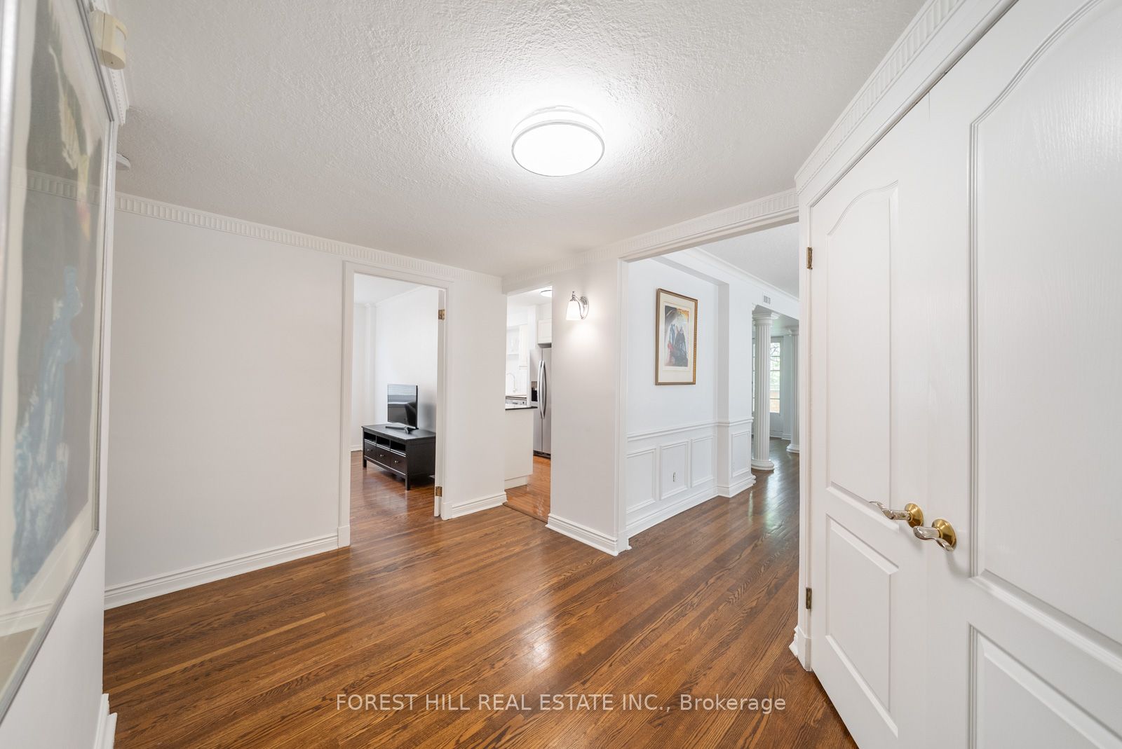 717 Eglinton Avenue W 301, Toronto, ON M5N 1C9 photo 5