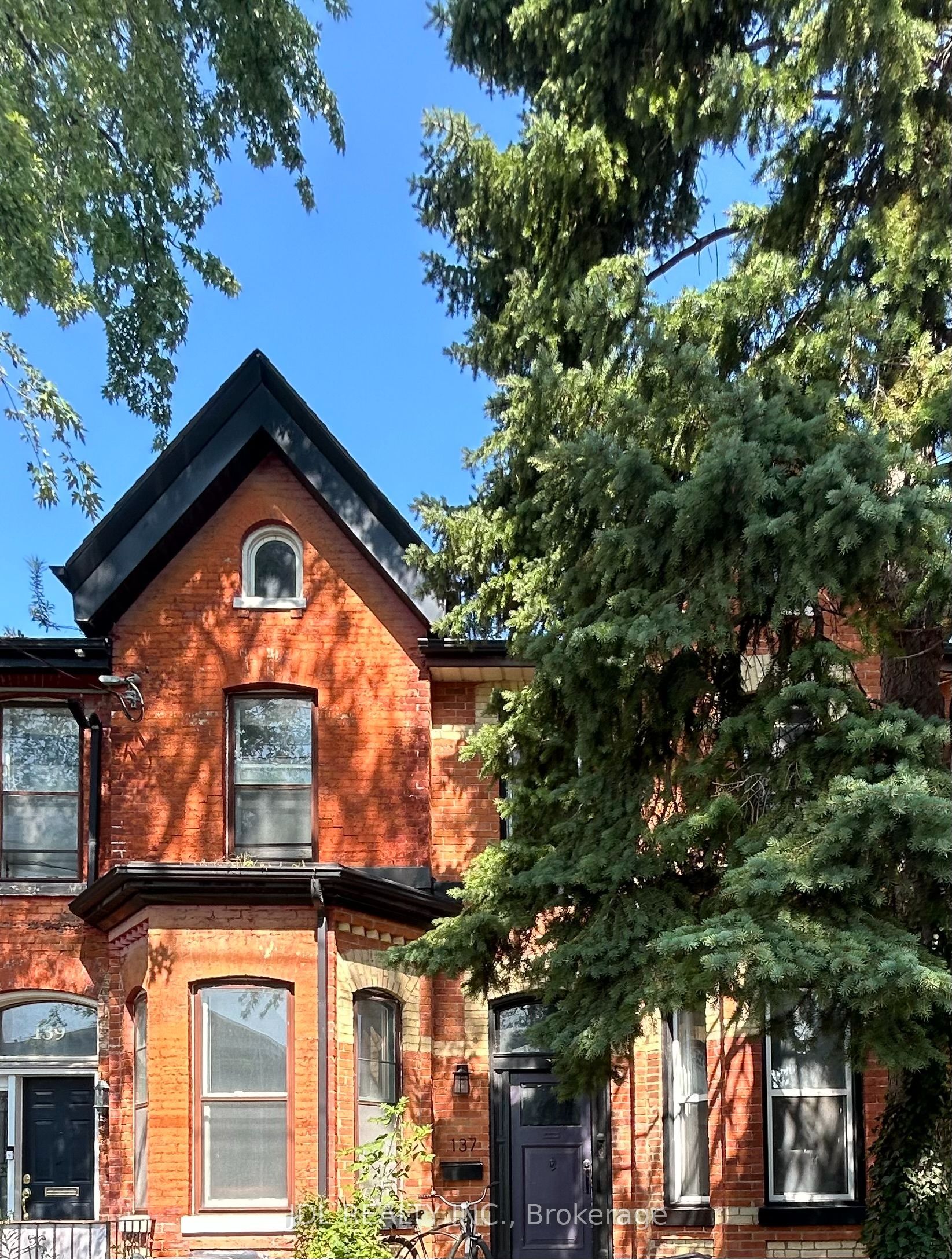 137 Denison Ave Avenue Suite A Main Floor, Toronto, ON M5T 2N2