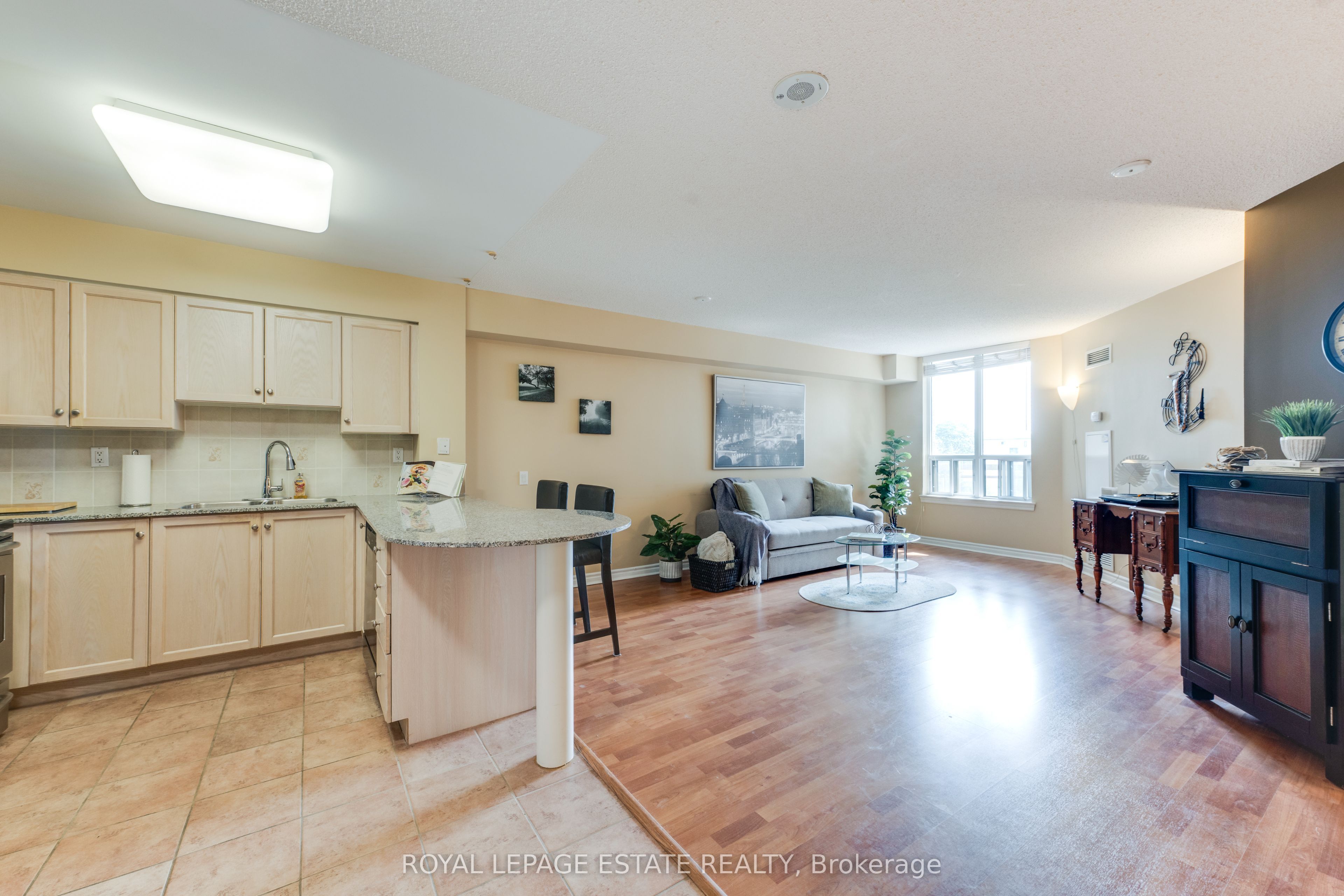1720 Eglinton Avenue E 623, Toronto, ON M4A 2X8