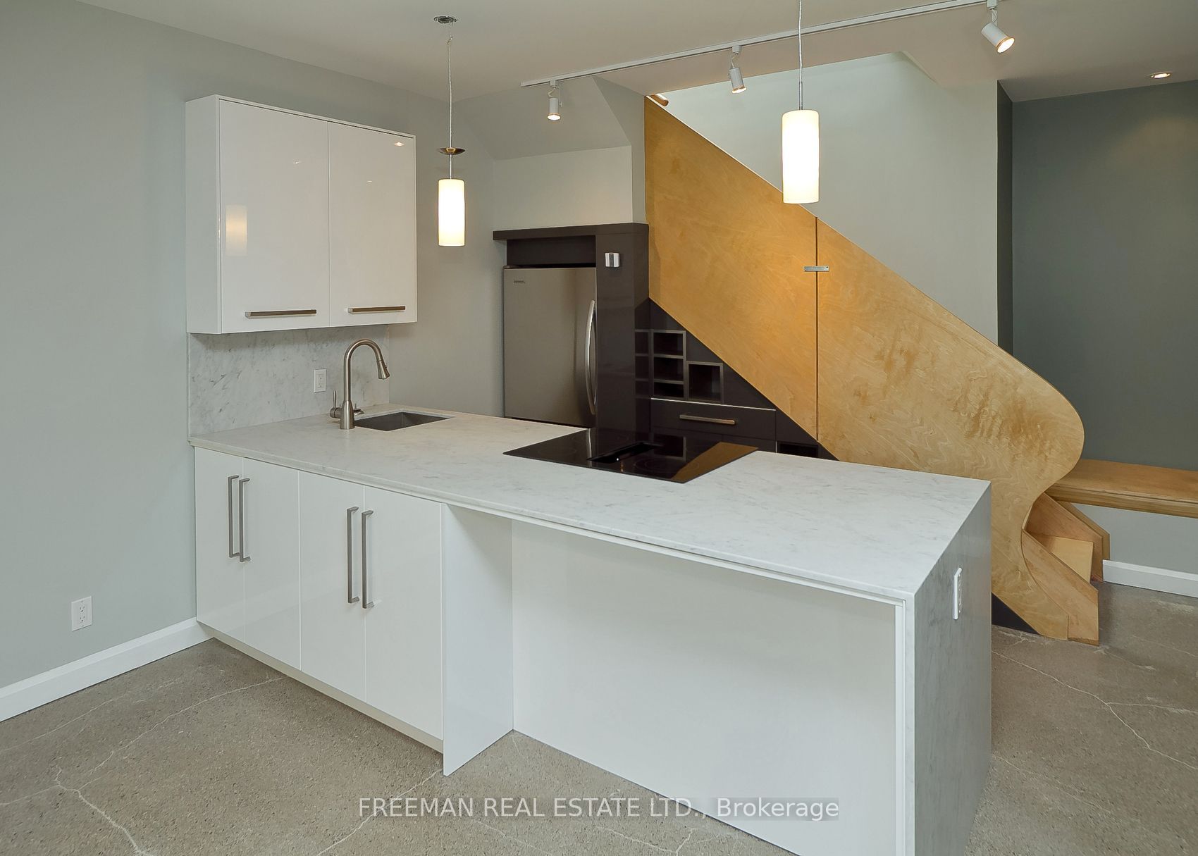 1 Max Hartstone Lane, Toronto, ON M5R 3G6 photo 5