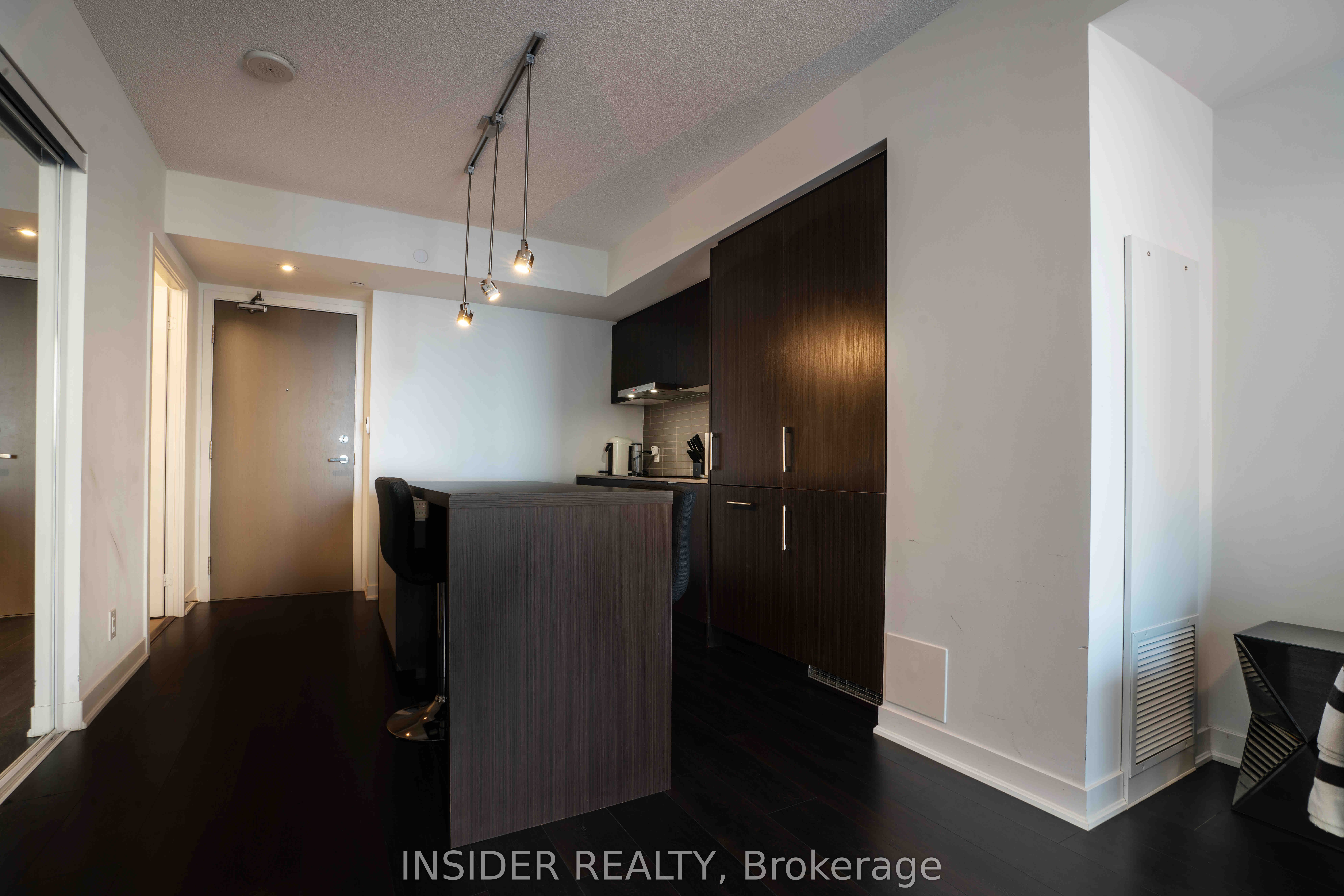 88 Harbour Street 1409, Toronto, ON M5J 0C3 photo 2