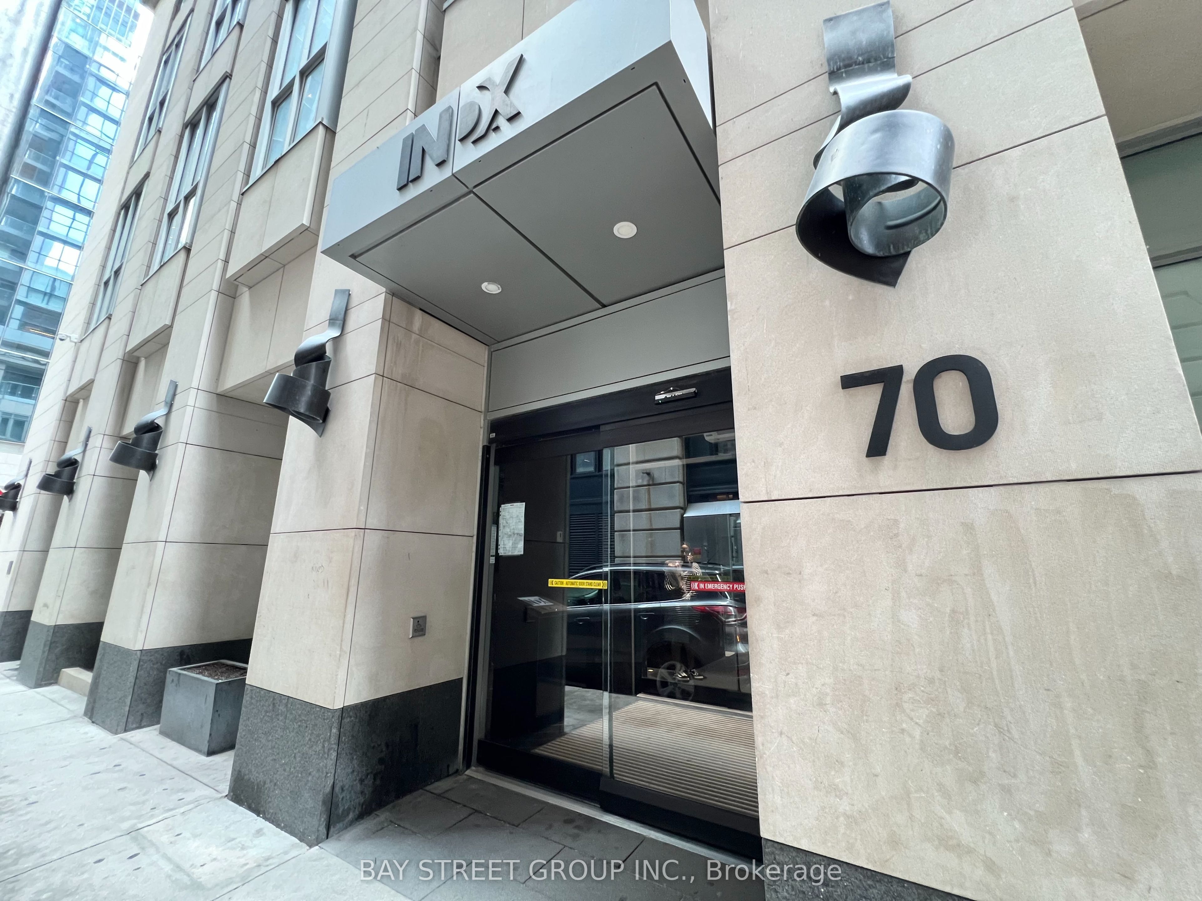 70 Temperance Street 1216, Toronto, ON M5H 0B1 photo 2