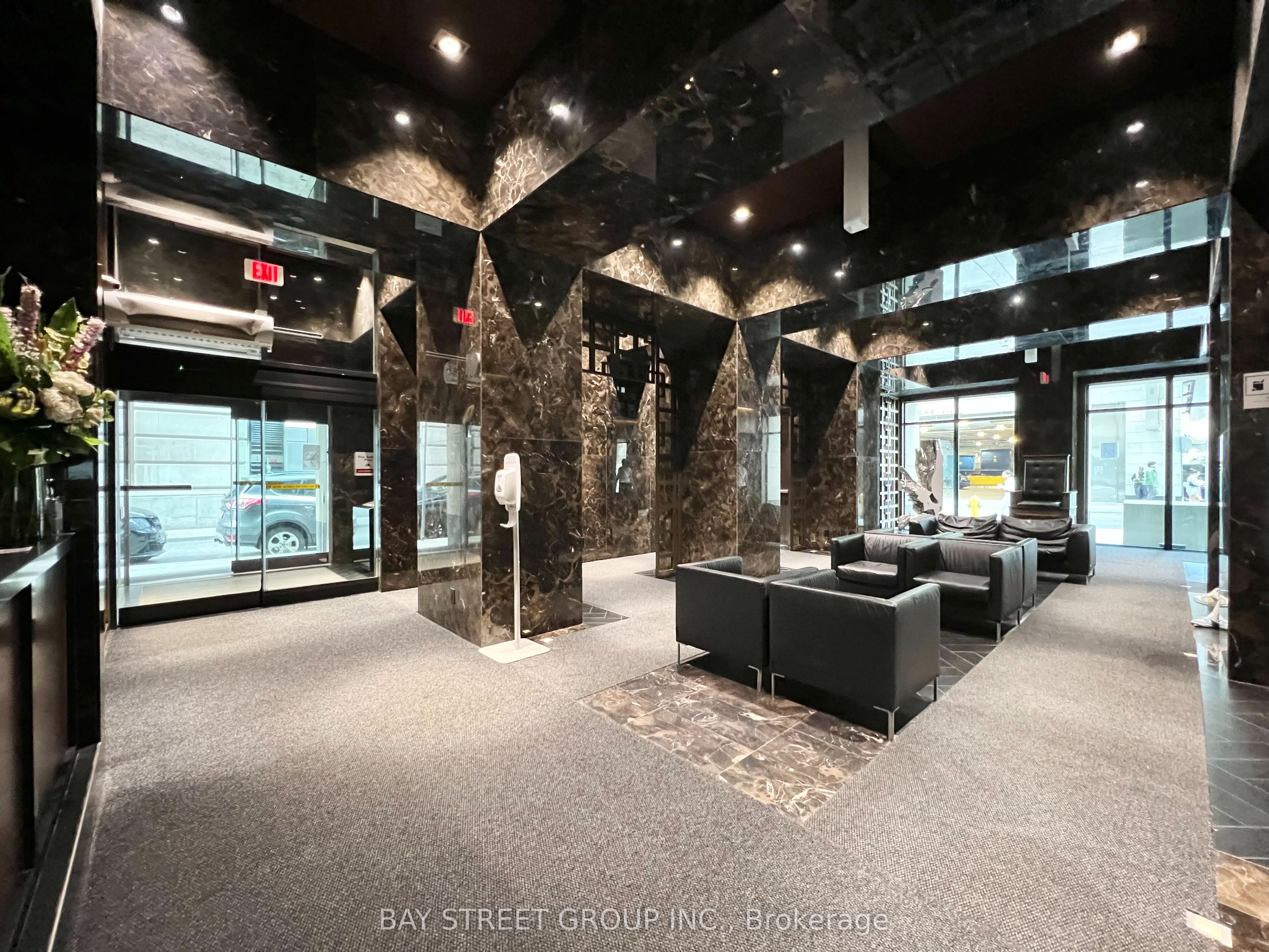 70 Temperance Street 1216, Toronto, ON M5H 0B1 photo 3