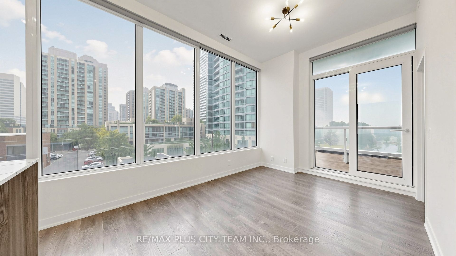 15 Holmes Avenue 407, Toronto, ON M2N 0L4 photo 4