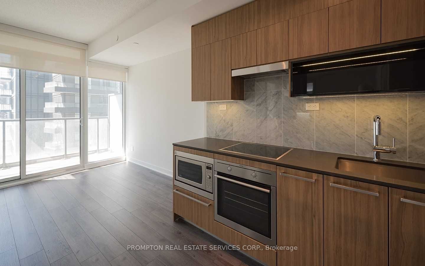 70 Queens Wharf Road 503, Toronto, ON M5V 0J2 photo 3