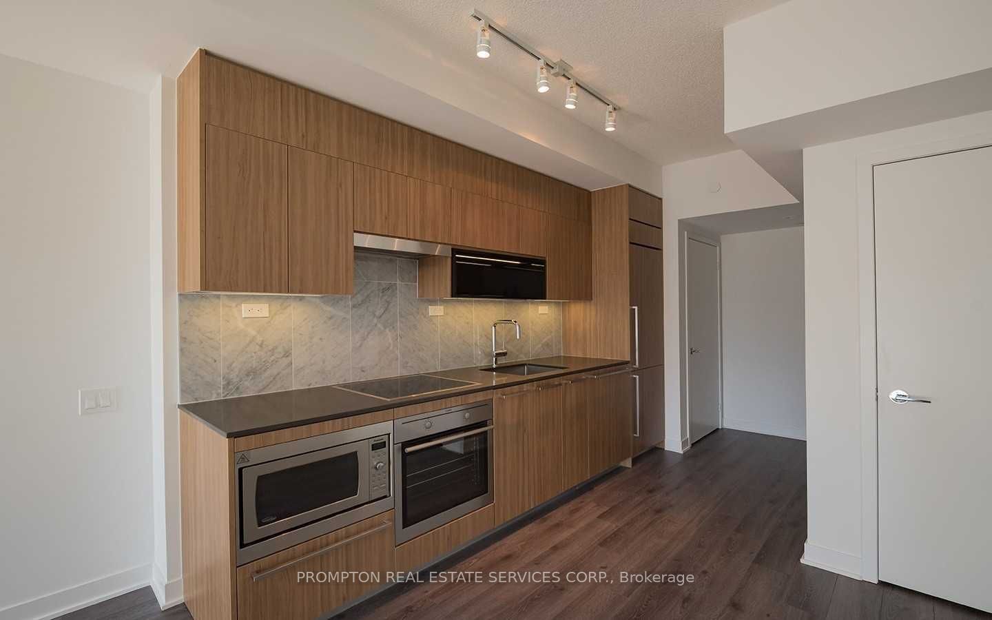 70 Queens Wharf Road 503, Toronto, ON M5V 0J2 photo 4
