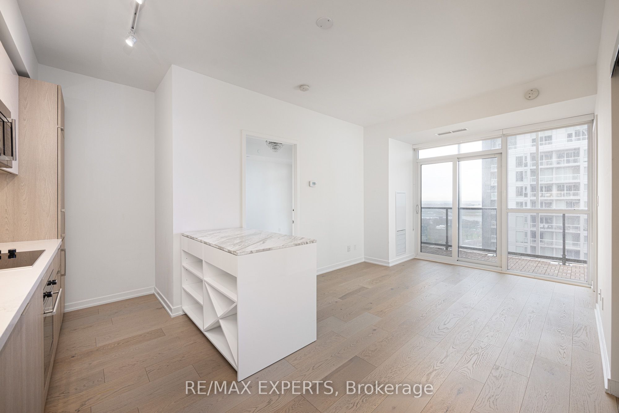 50 Ordnance Street 2201, Toronto, ON M6K 0C9 photo 3