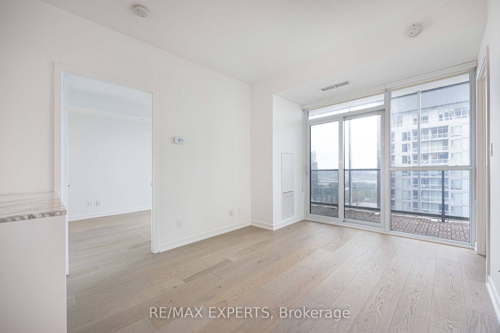 50 Ordnance Street 2201, Toronto, ON M6K 0C9 photo 4