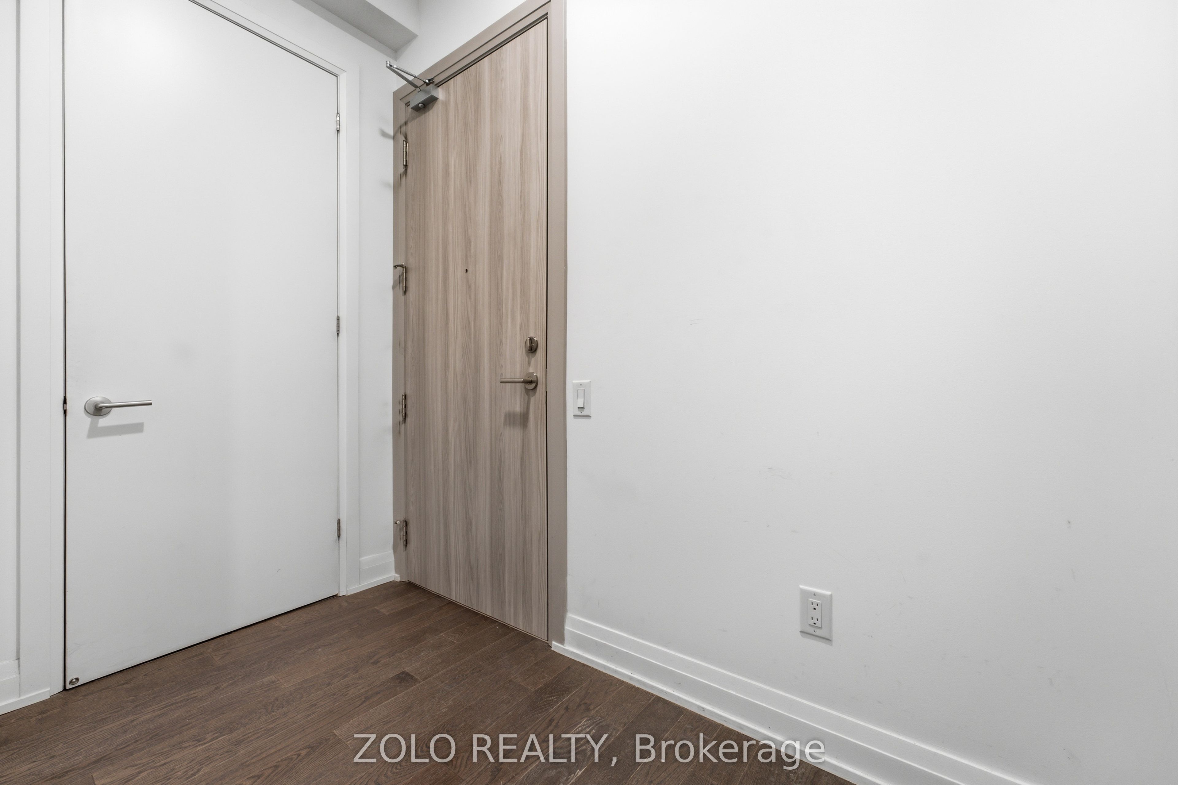 75 Canterbury Place PH303, Toronto, ON M2N 0L2 photo 2