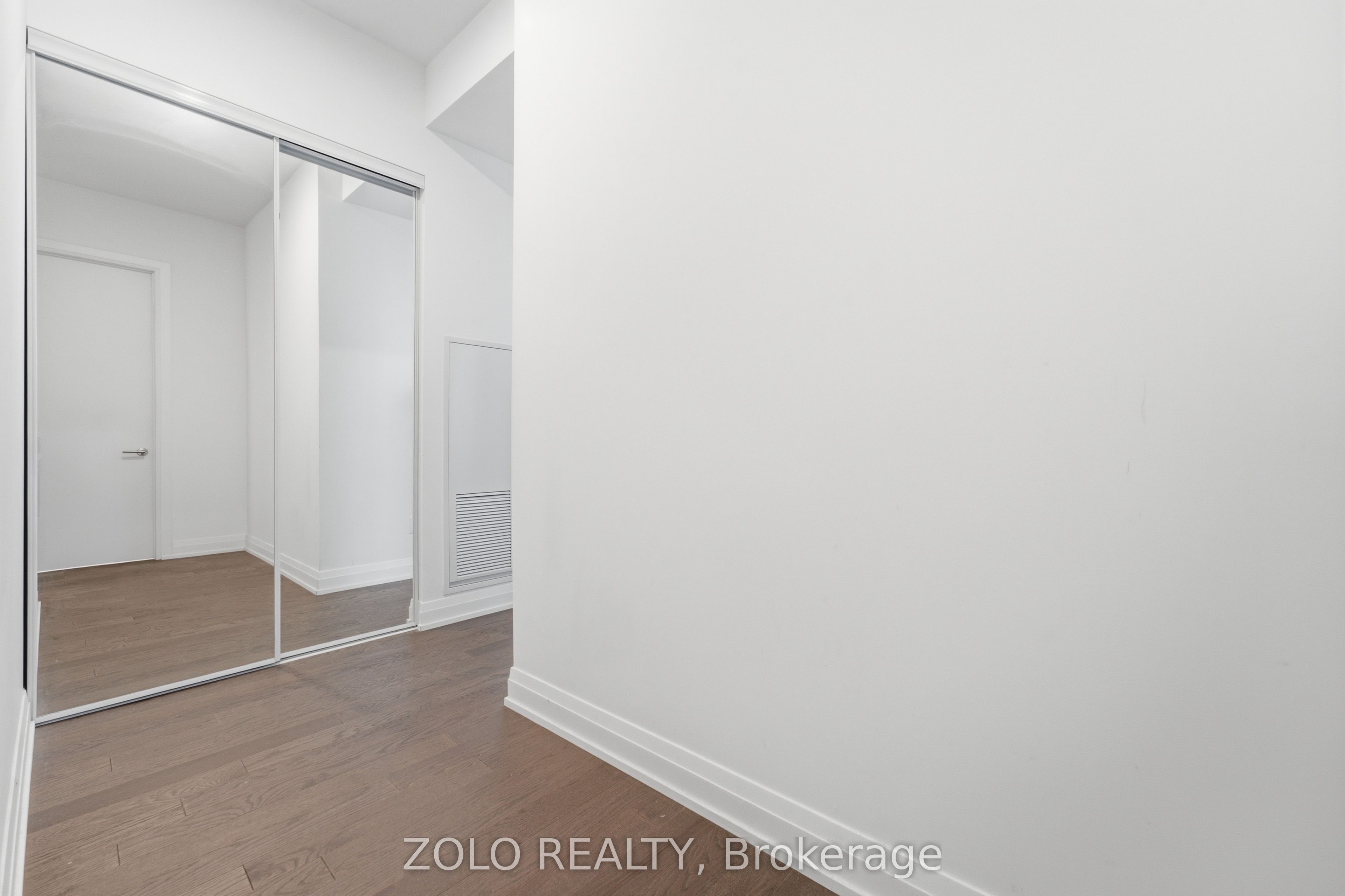 75 Canterbury Place PH303, Toronto, ON M2N 0L2 photo 3
