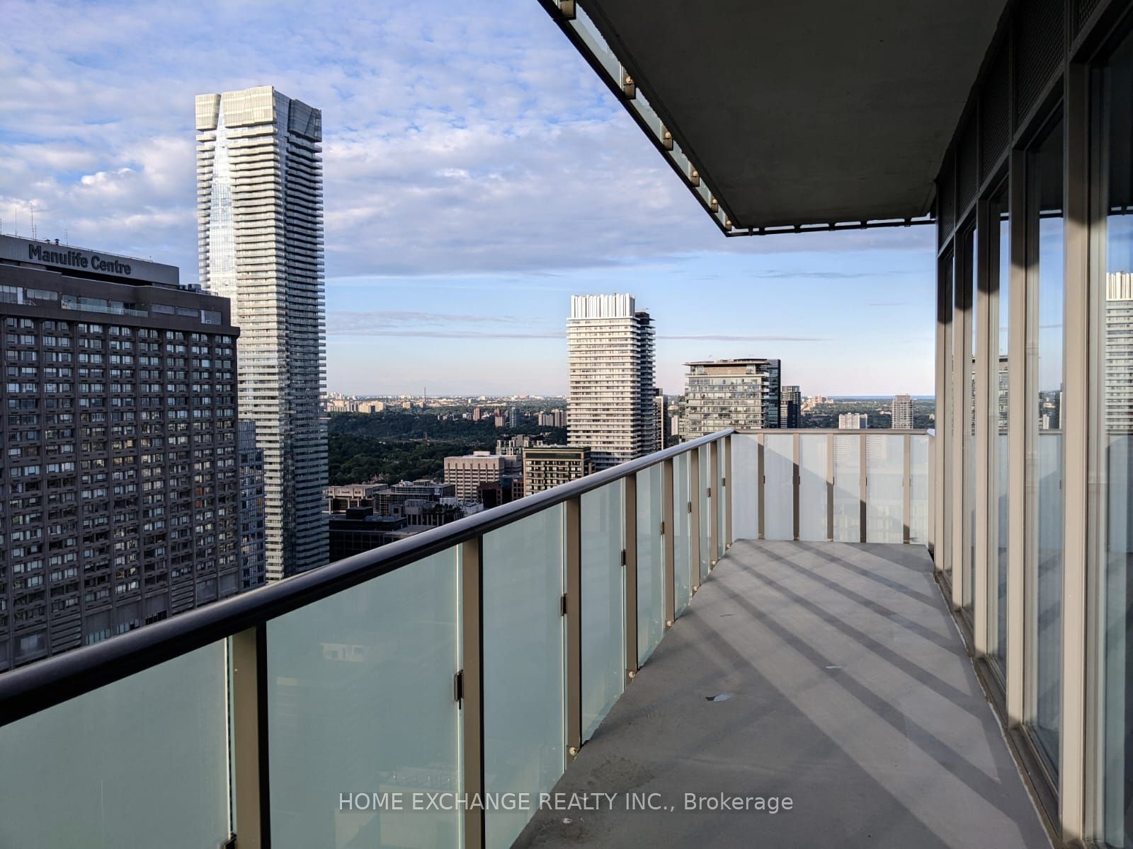 65 St Mary Street LPH-07, Toronto, ON M5S 0A6