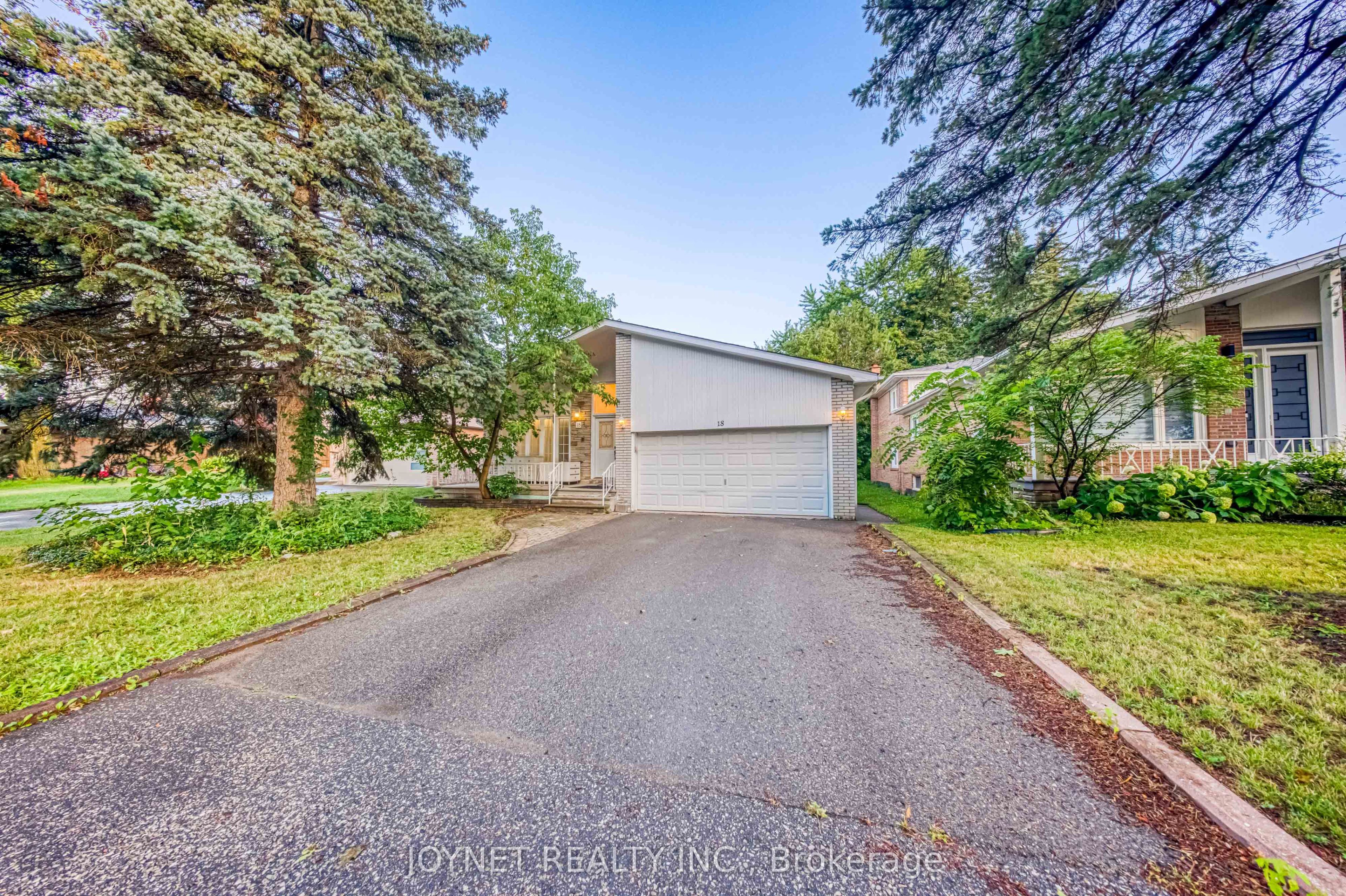 18 Bruce Farm Drive, Toronto, ON M2H 1G3 photo 2