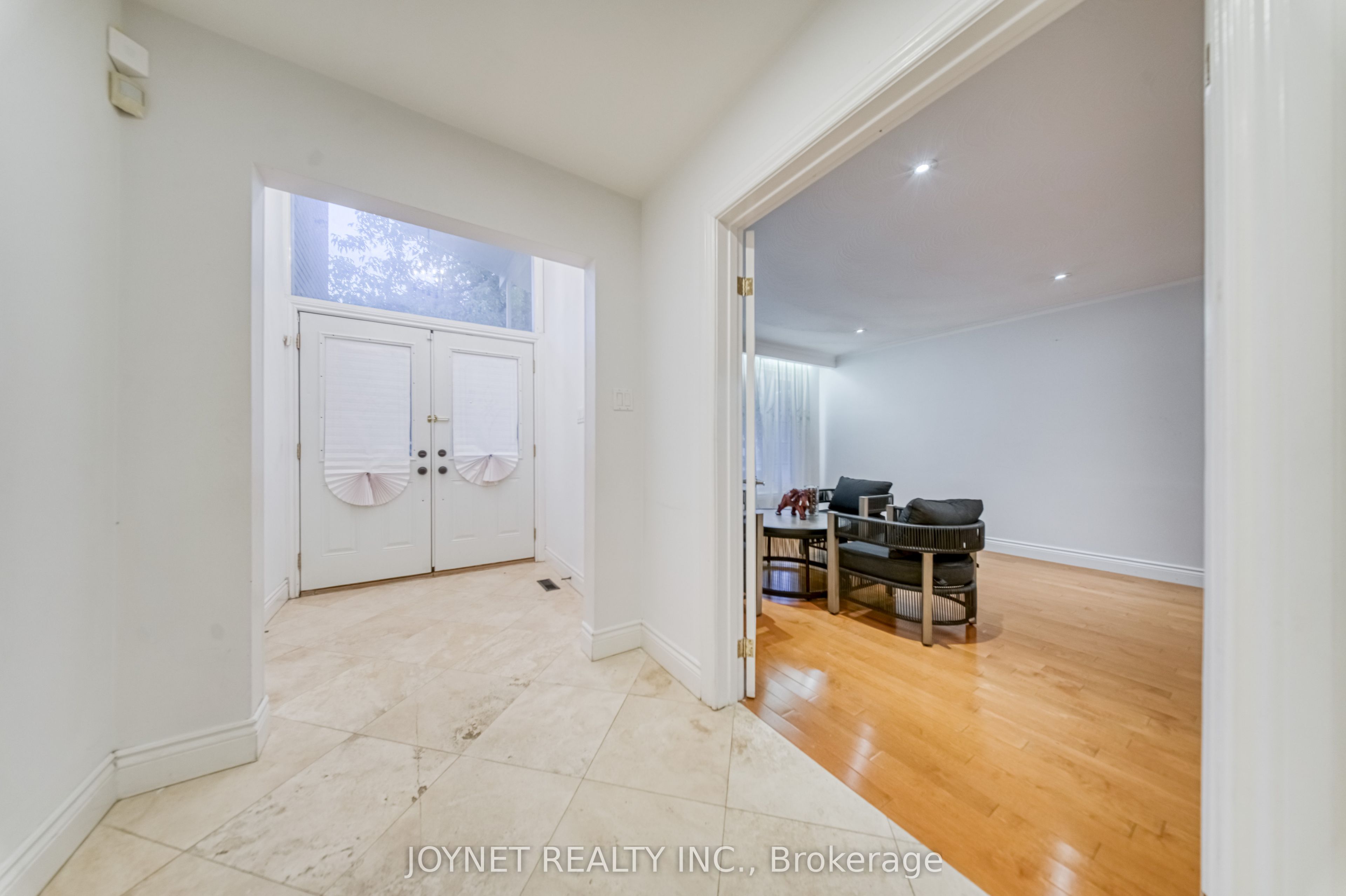 18 Bruce Farm Drive, Toronto, ON M2H 1G3 photo 3