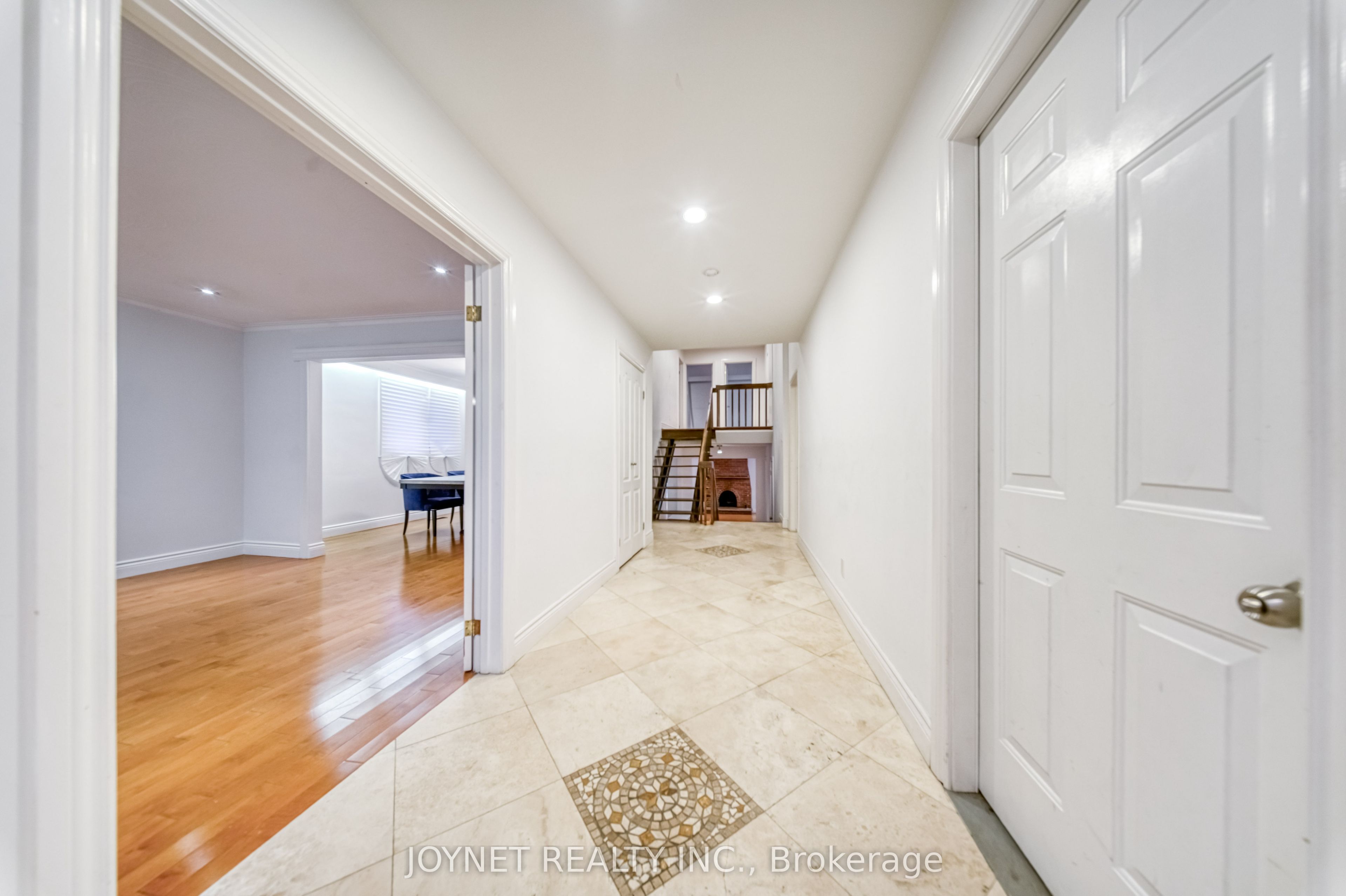 18 Bruce Farm Drive, Toronto, ON M2H 1G3 photo 4
