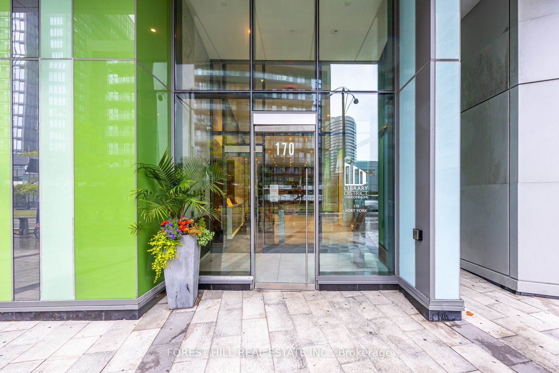 170 Fort York Boulevard 2805, Toronto, ON M5V 0E6 photo 2