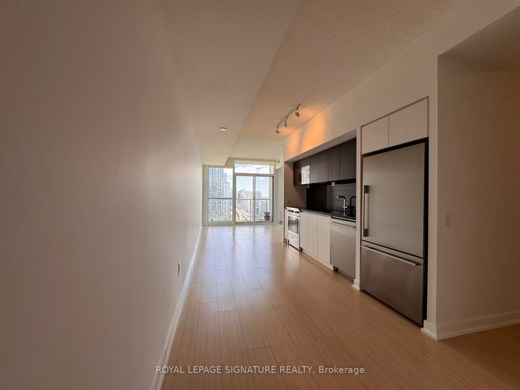 75 Queens Wharf Road 3002, Toronto, ON M5V 0J8 photo 5