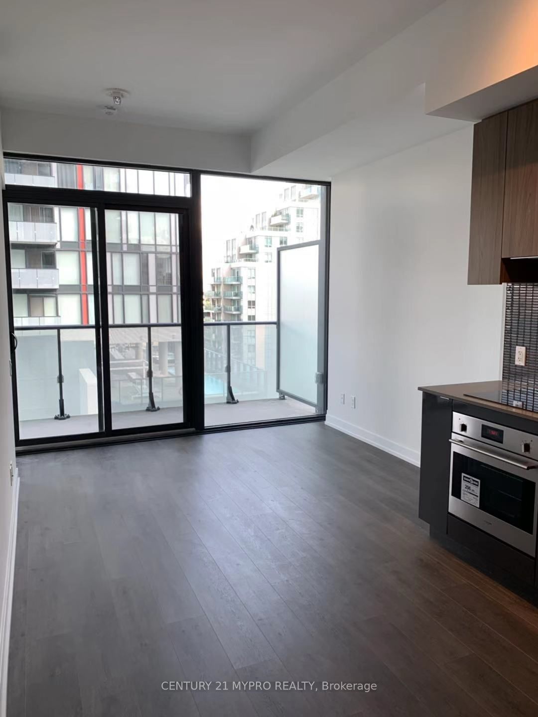 161 Roehampton Avenue 909, Toronto, ON M4P 0C8 photo 4