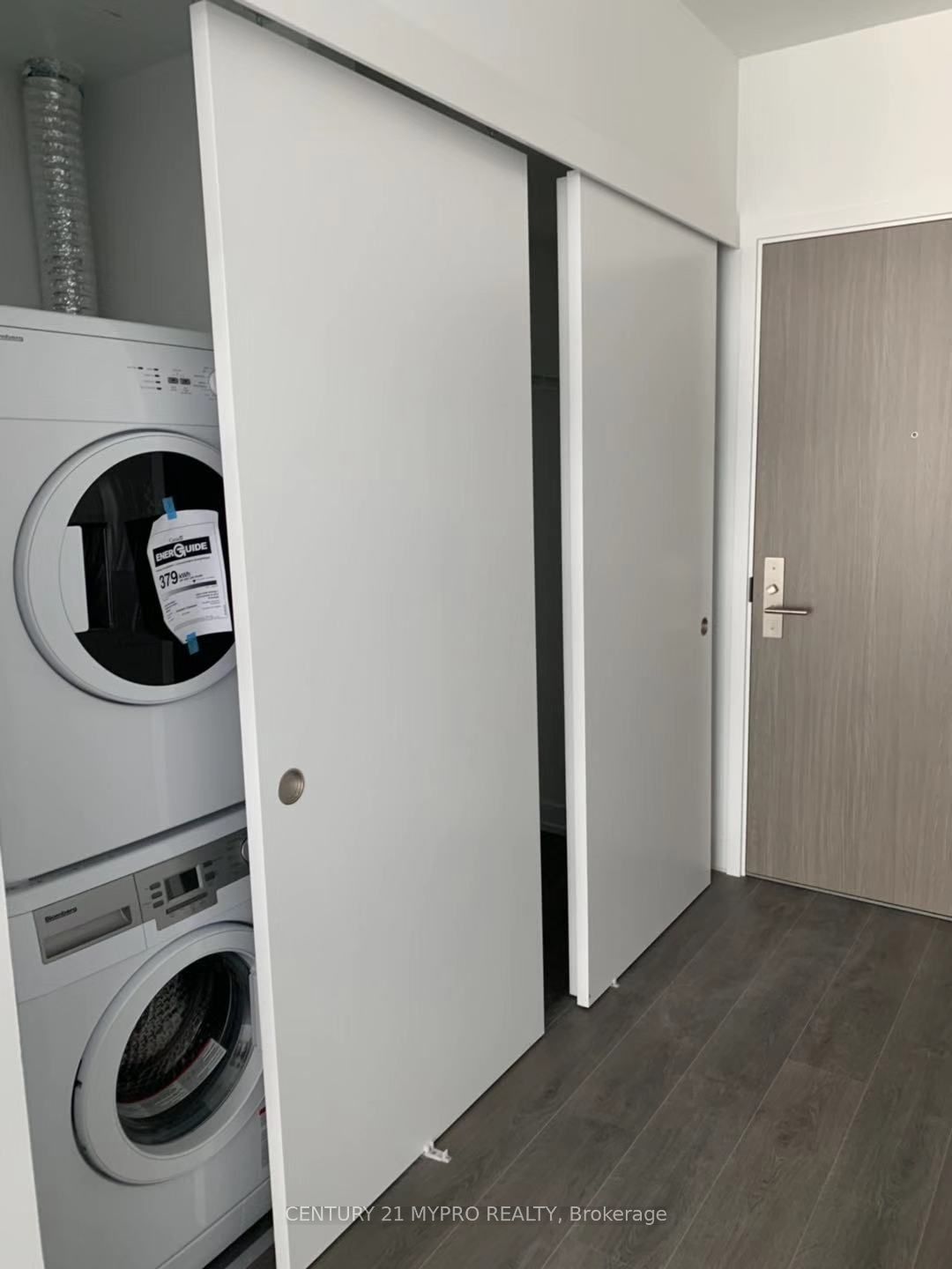161 Roehampton Avenue 909, Toronto, ON M4P 0C8 photo 5
