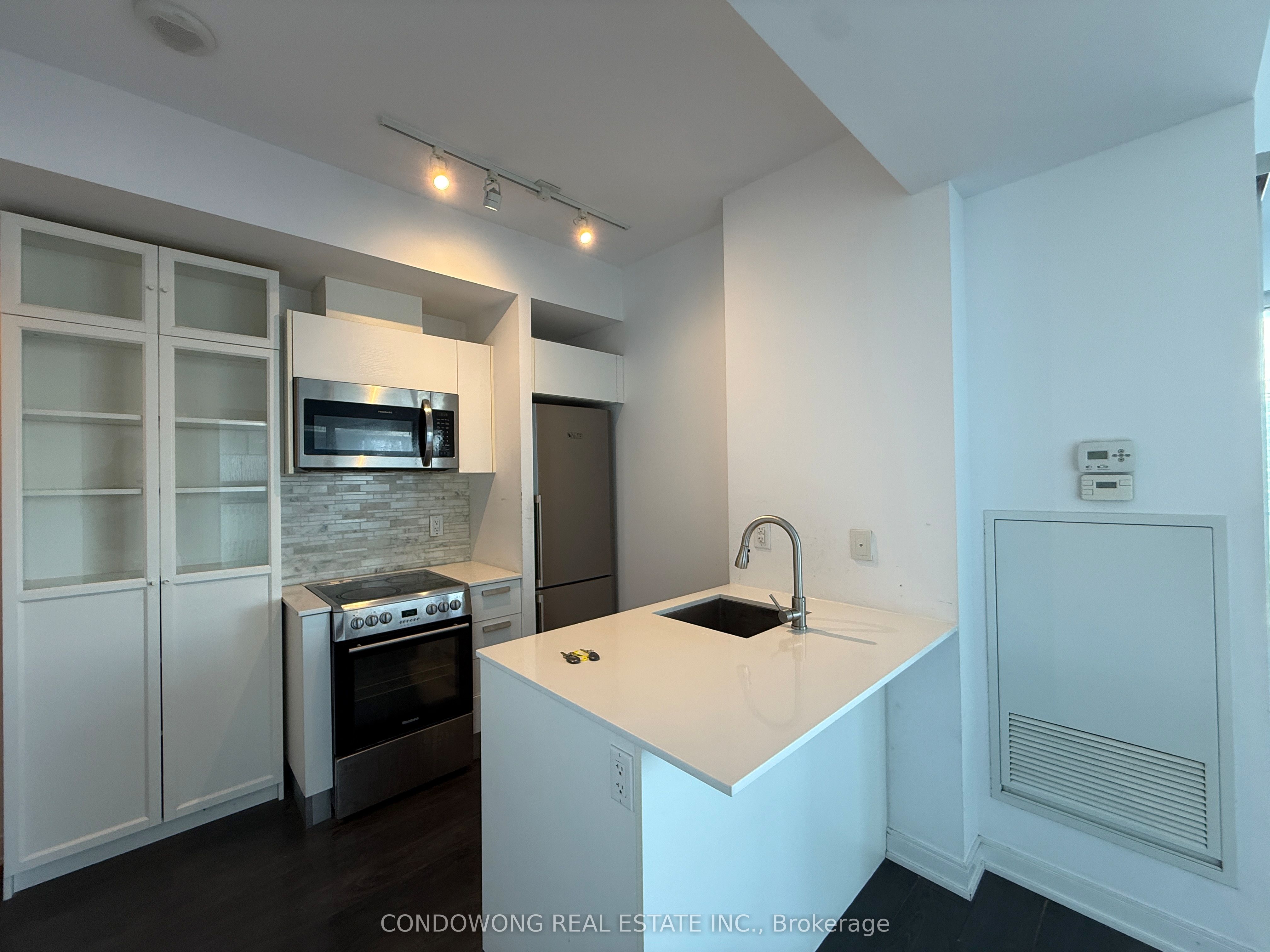 42 Charles Street E 2609, Toronto, ON M4Y 0B7 photo 2