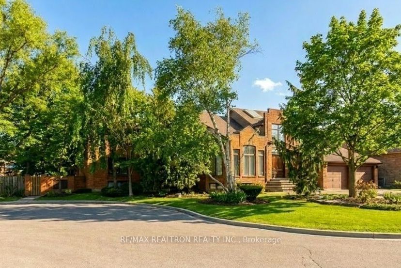 15 Sunforest Court, Toronto, ON M2R 3W3 photo 4