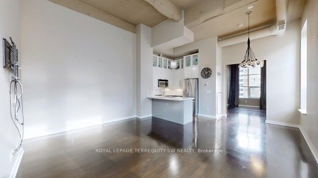 135 Dalhousie Street 405, Toronto, ON M5B 2S1 photo 2