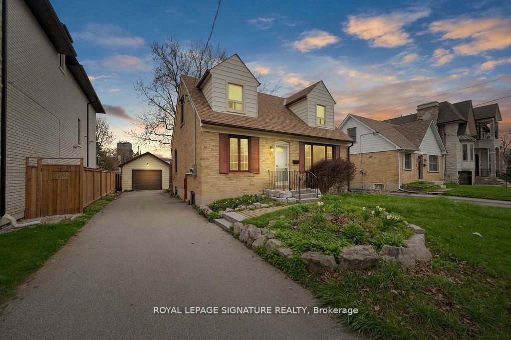 124 Homewood Avenue, Toronto, ON M2M 1K3