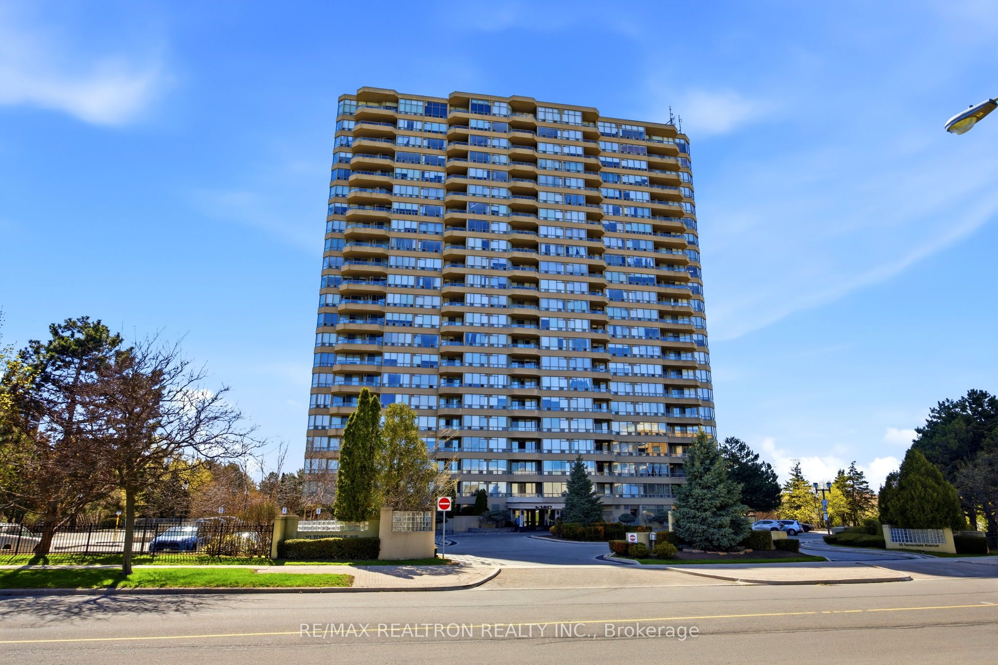 10 Torresdale Avenue 506, Toronto, ON M2R 3V8