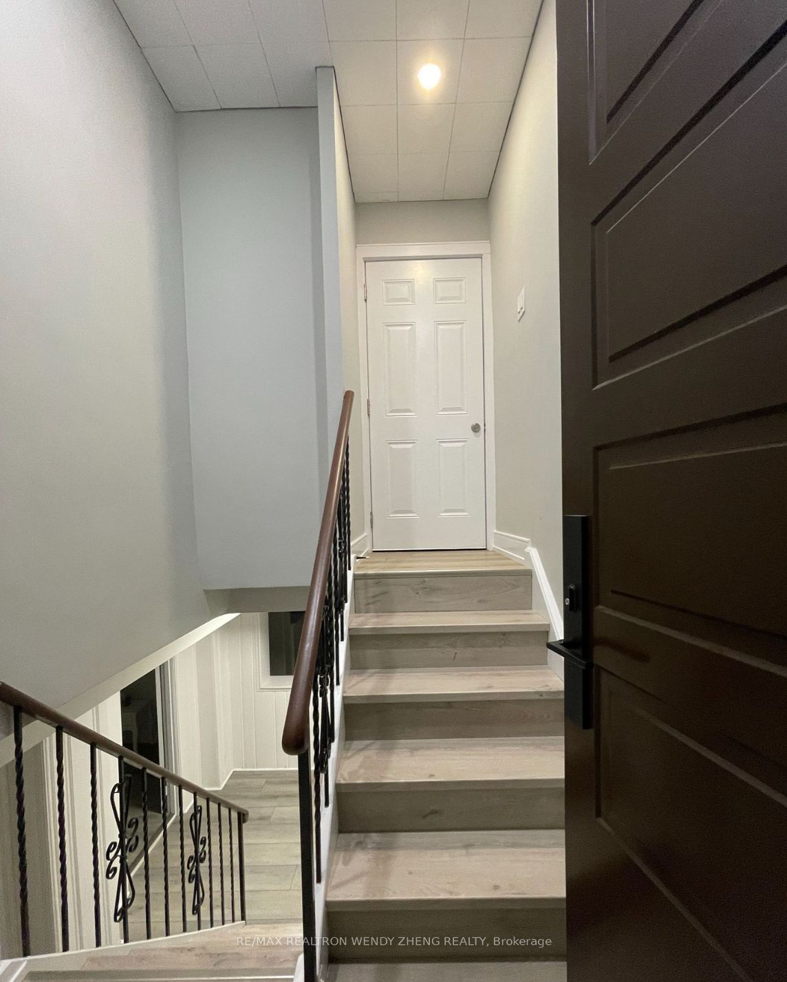 284 Wilmington Avenue Lower, Toronto, ON M3H 5K7 photo 3