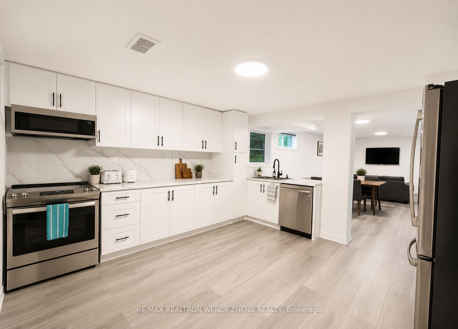 284 Wilmington Avenue Lower, Toronto, ON M3H 5K7 photo 5