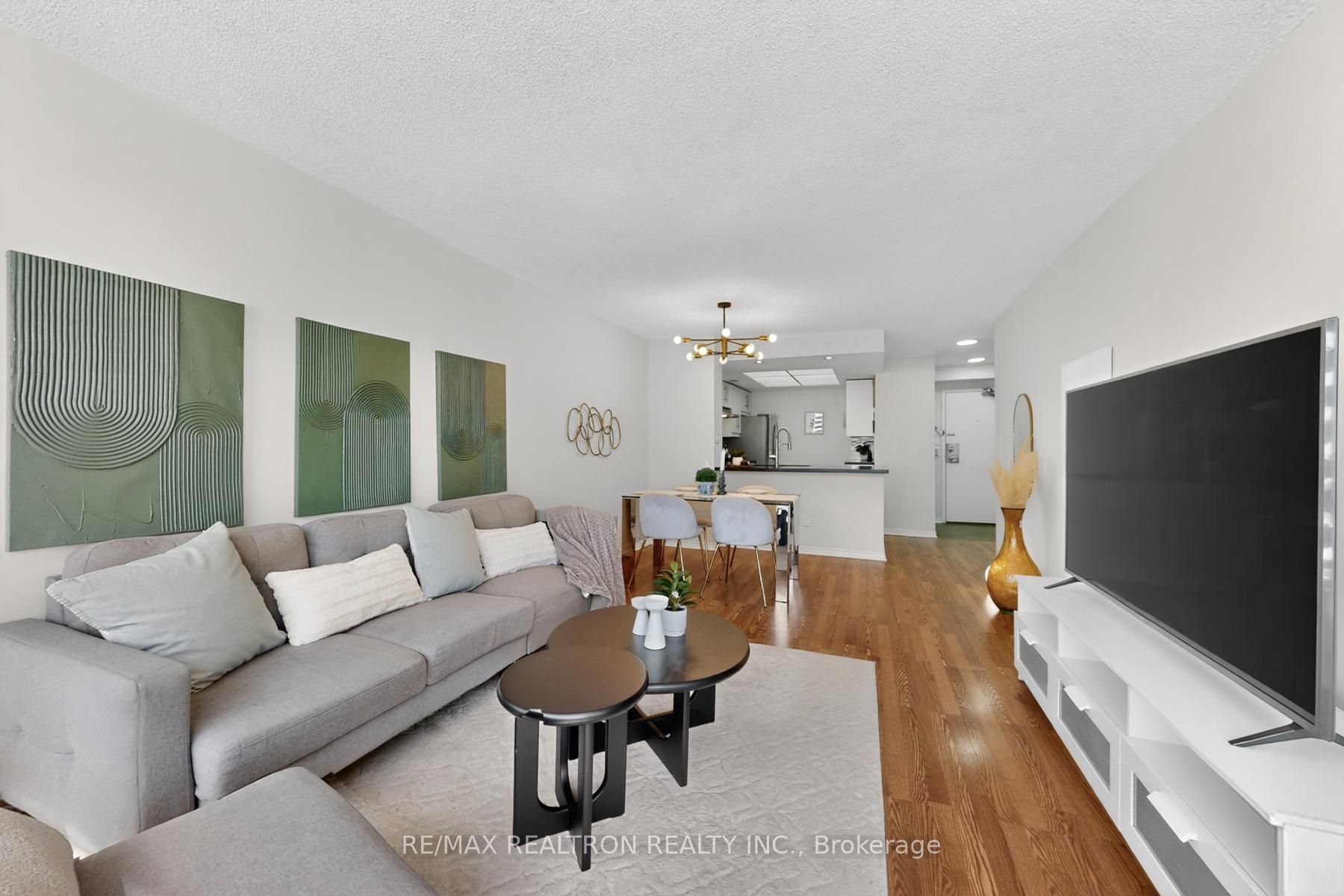 5765 Yonge Street 410, Toronto, ON M2M 4H9 photo 2
