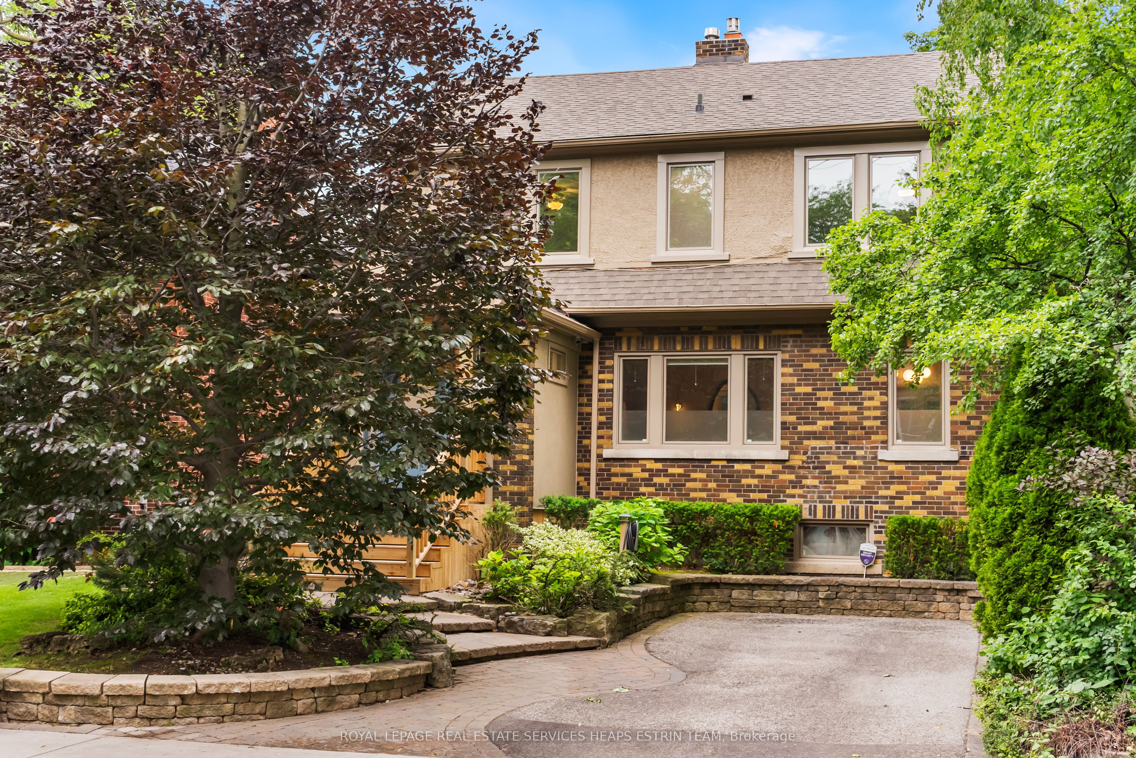 844 Duplex Avenue, Toronto, ON M4R 1W9