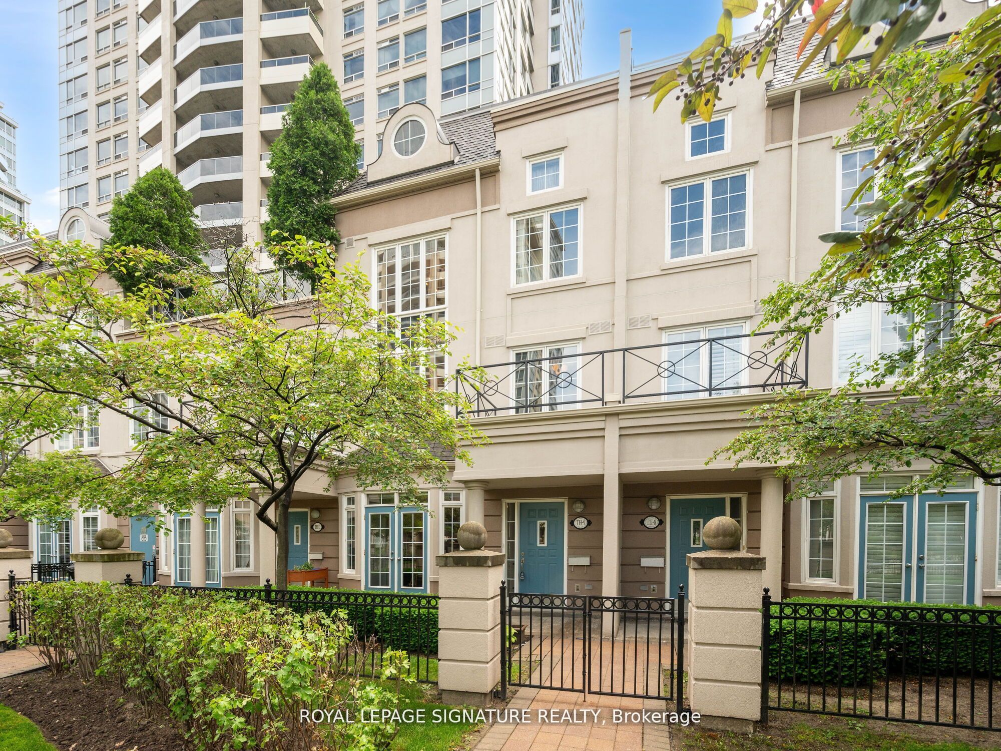 1 Rean Drive TH9, Toronto, ON M2K 3C1