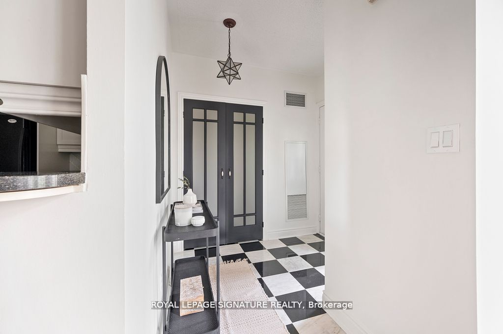 1 Rean Drive TH9, Toronto, ON M2K 3C1 photo 4