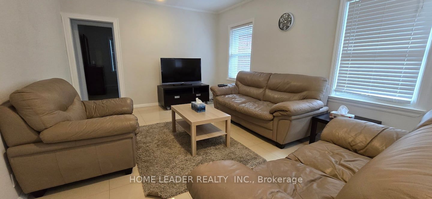 21 Franklin Avenue, Toronto, ON M2N 1B7 photo 2