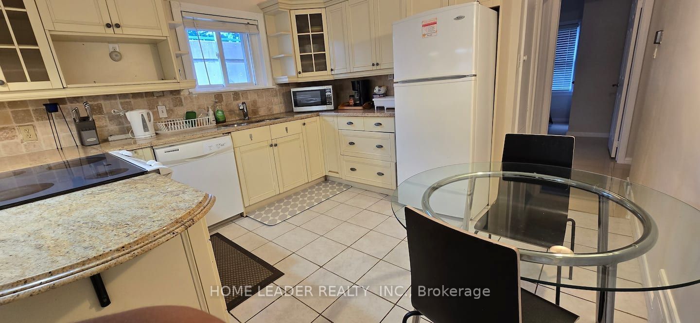 21 Franklin Avenue, Toronto, ON M2N 1B7 photo 3