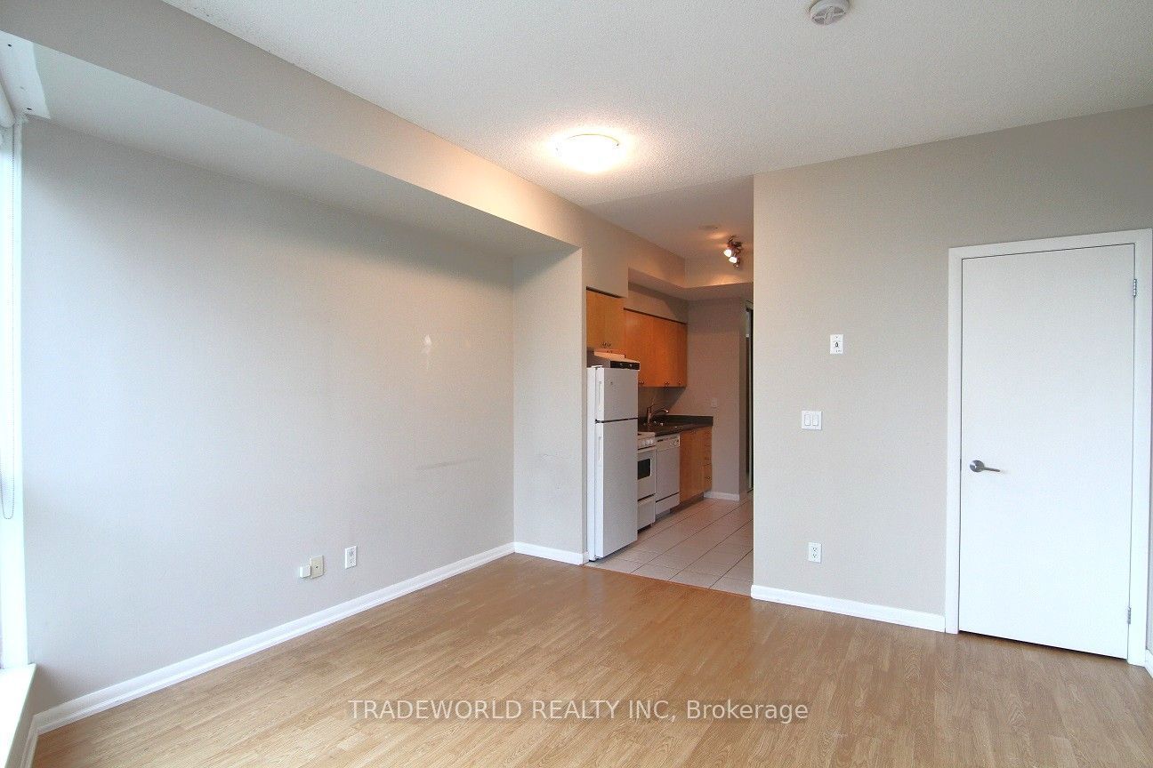 219 Fort York Boulevard 807, Toronto, ON M5V 1B1 photo 4