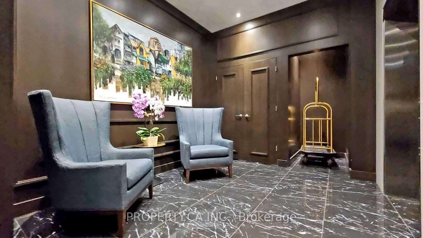 80 Cumberland Street 1110, Toronto, ON M5R 3V1 photo 3