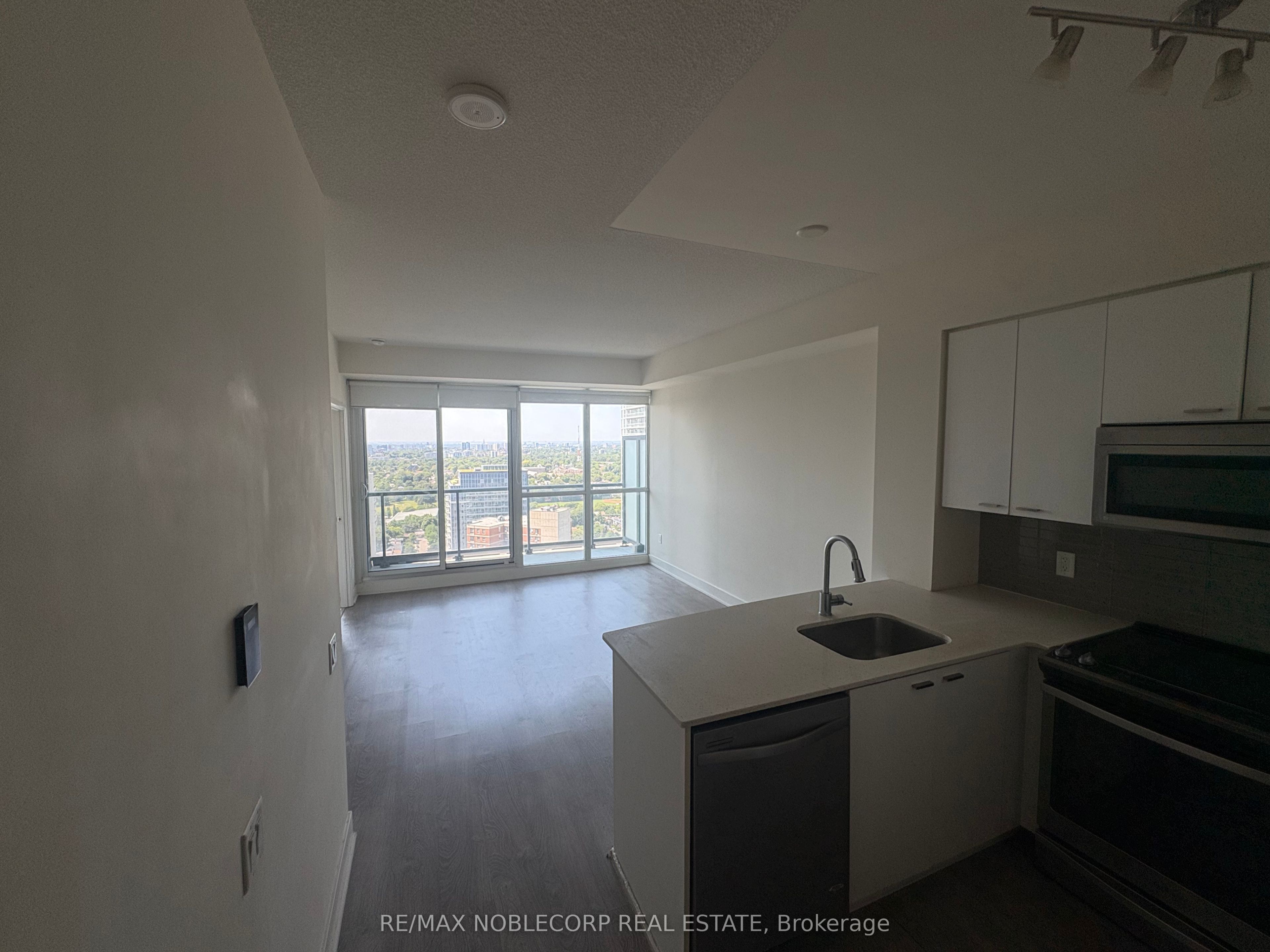 30 Roehampton Avenue 2803, Toronto, ON M4P 0B9 photo 4