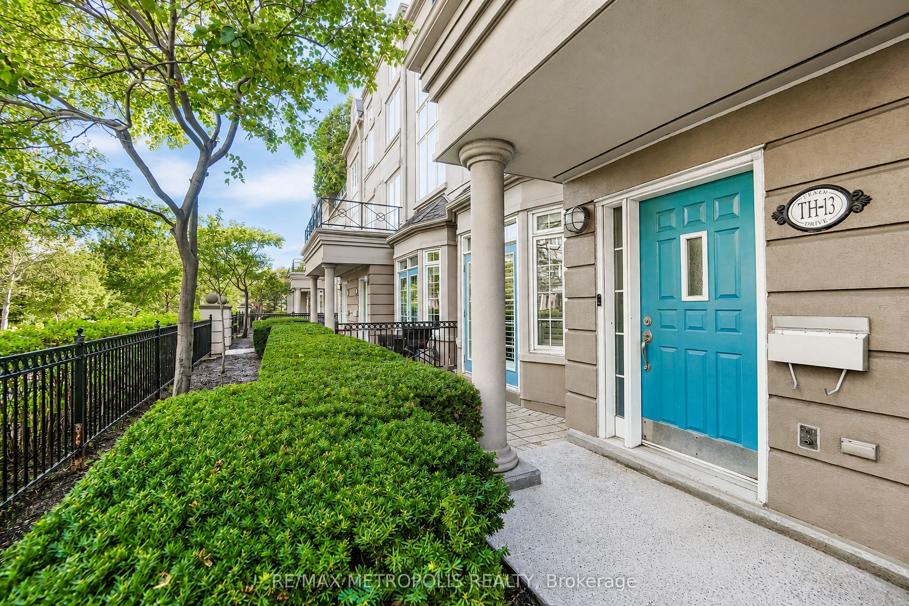 3 Rean Drive Th13, Toronto, ON M2K 3C2 photo 5