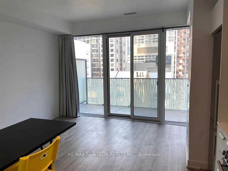 42 Charles Street E 1008, Toronto, ON M4Y 1N3 photo 3